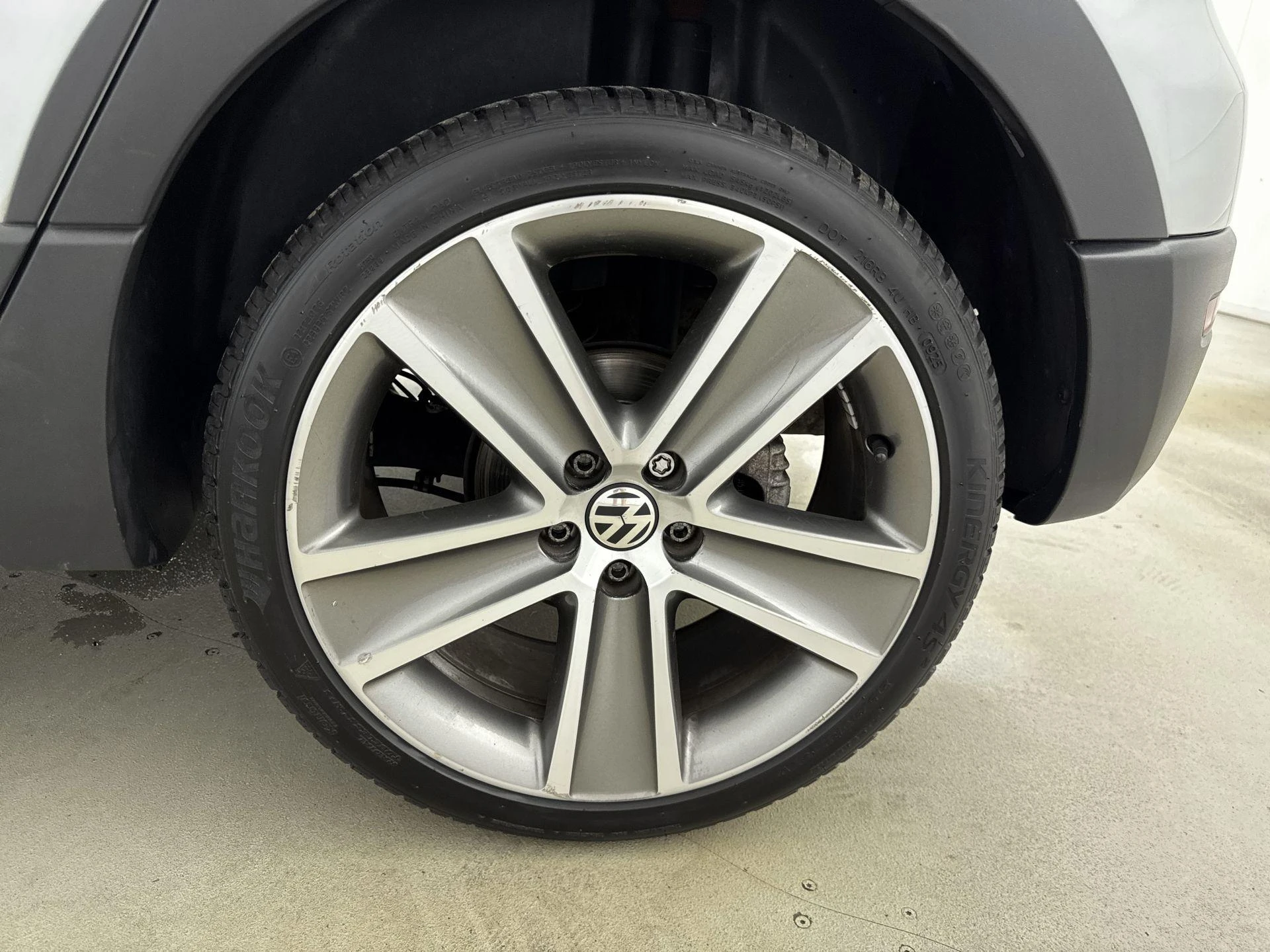 Volkswagen-Polo-image-9