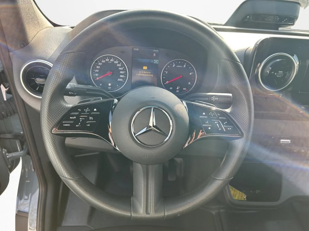 Mercedes-Benz-Sprinter 317-image-13