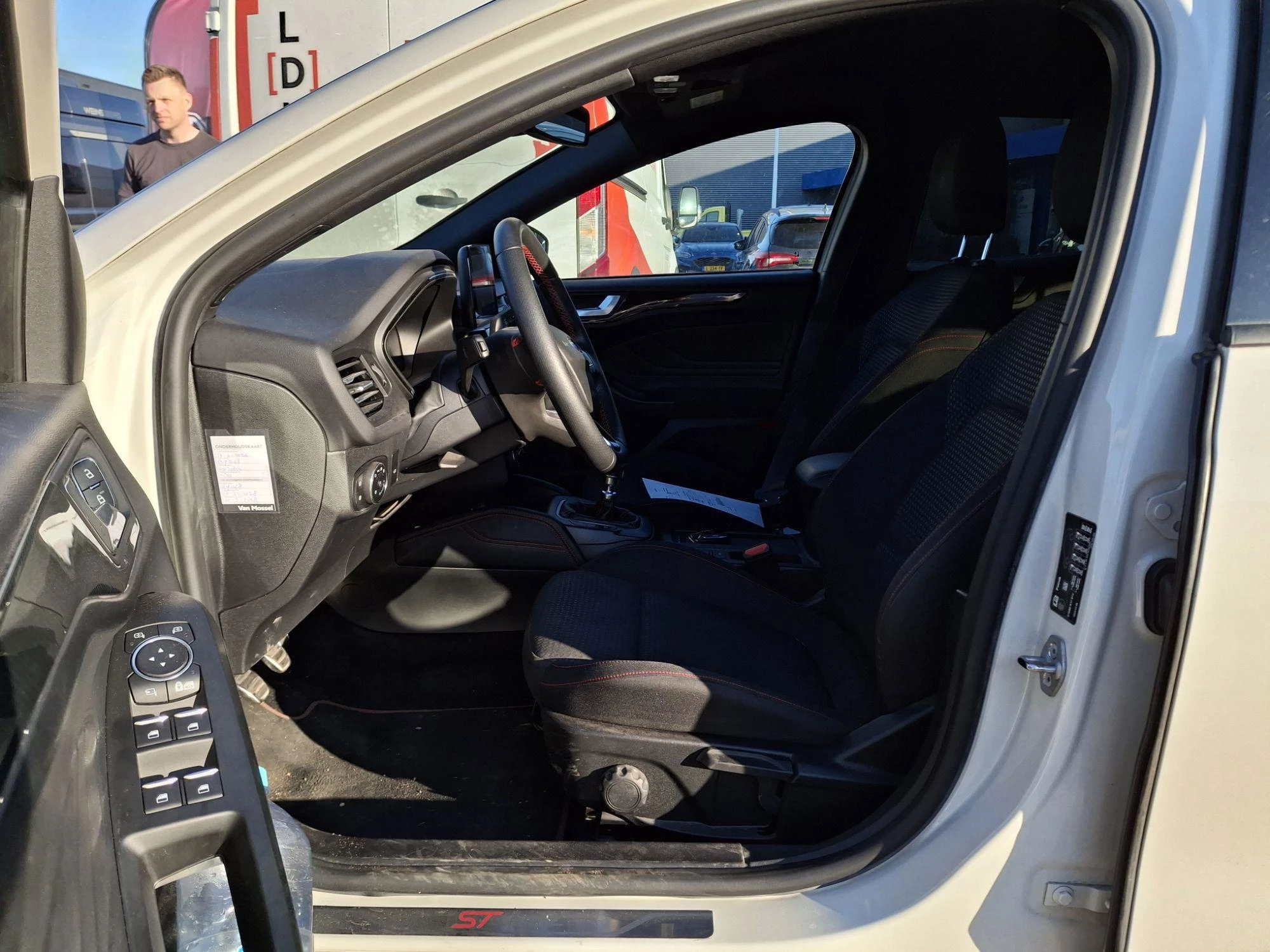Ford Focus Wagon 1.0 EcoBoost Hybrid ST Line X Business