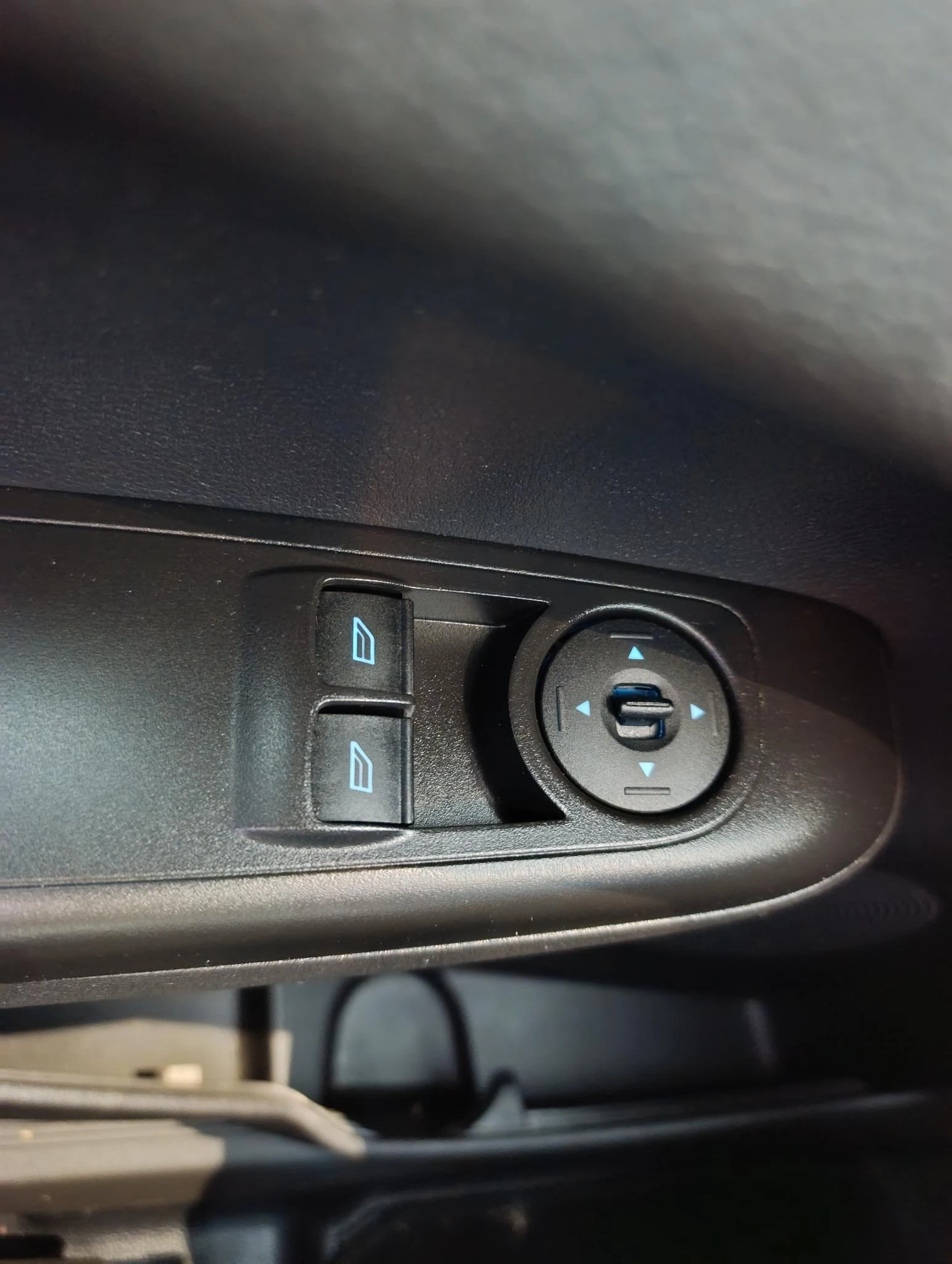 Ford-Transit Courier-image-17