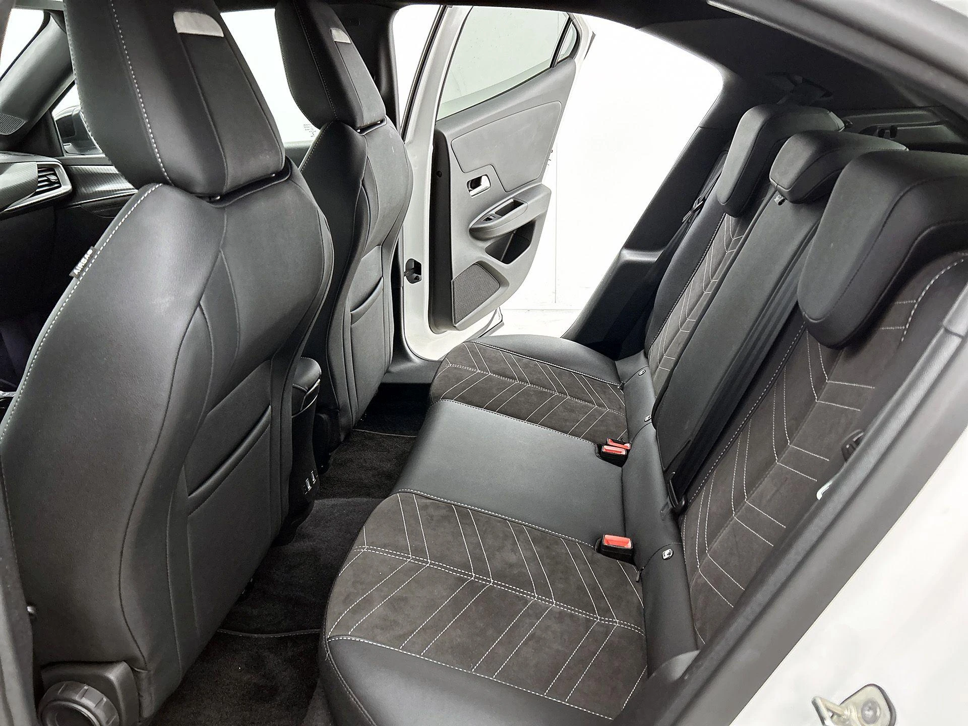 Opel-Mokka-e-image-27