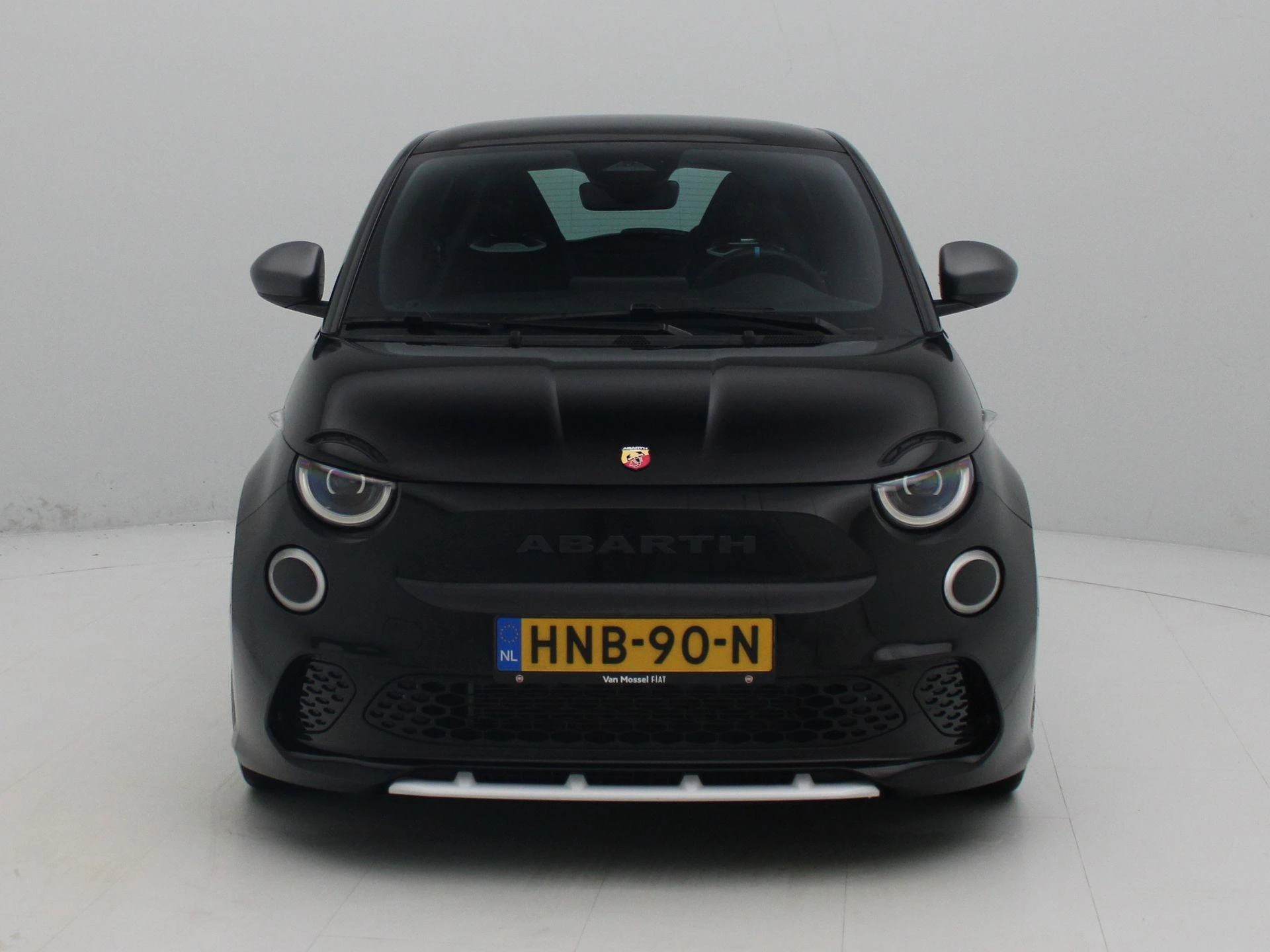 Abarth-500e-image-2