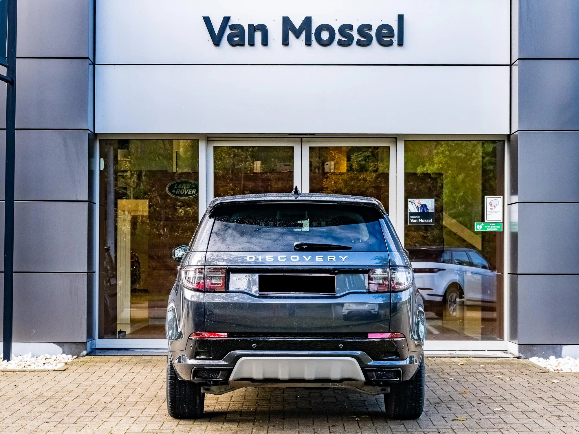 Land Rover-Discovery Sport-image-5