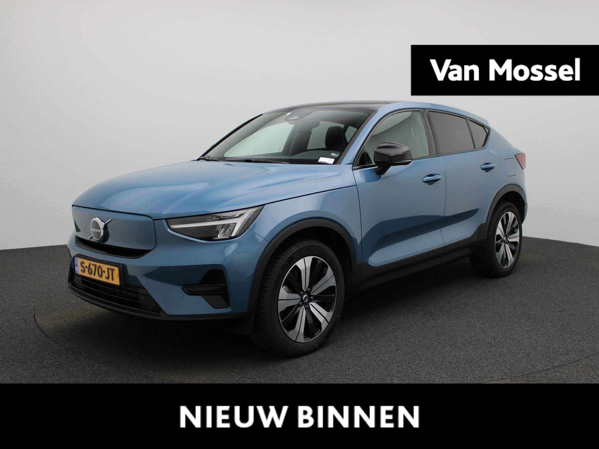 Volvo-C40-image-0
