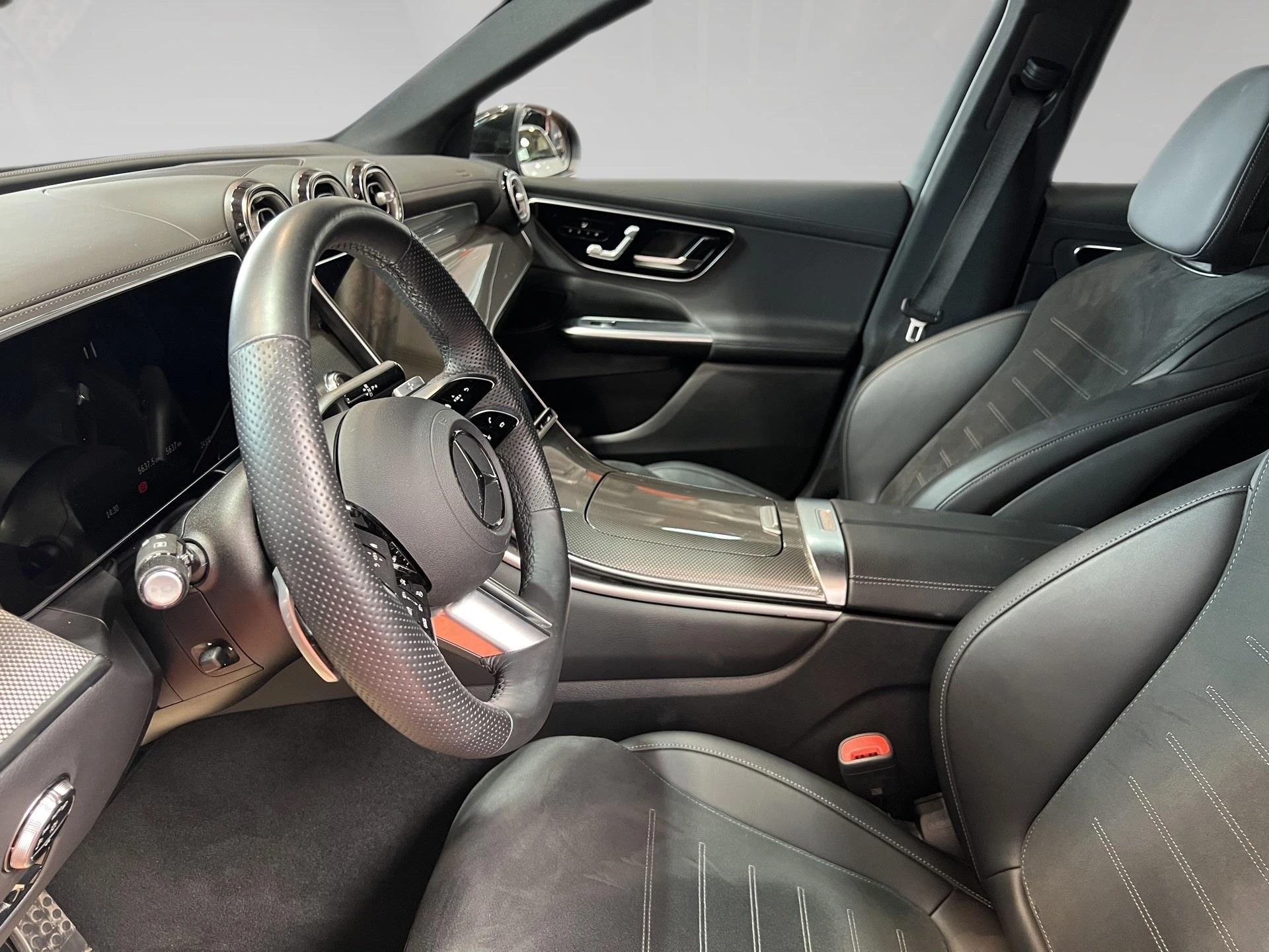Mercedes-Benz-GLC-image-4