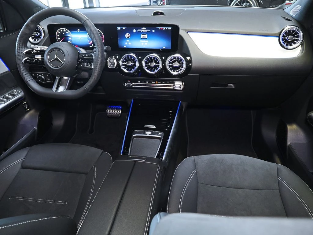Mercedes-Benz-GLA 200 d-image-13