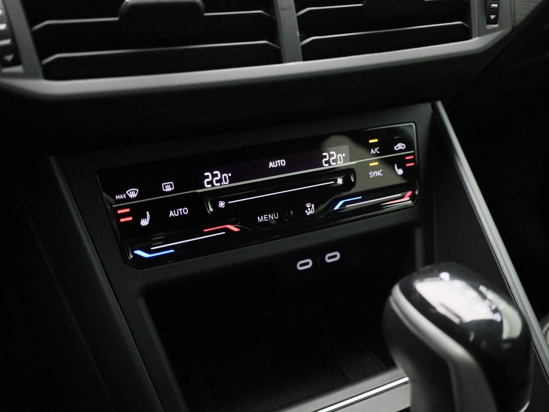 Volkswagen-Polo-image-17