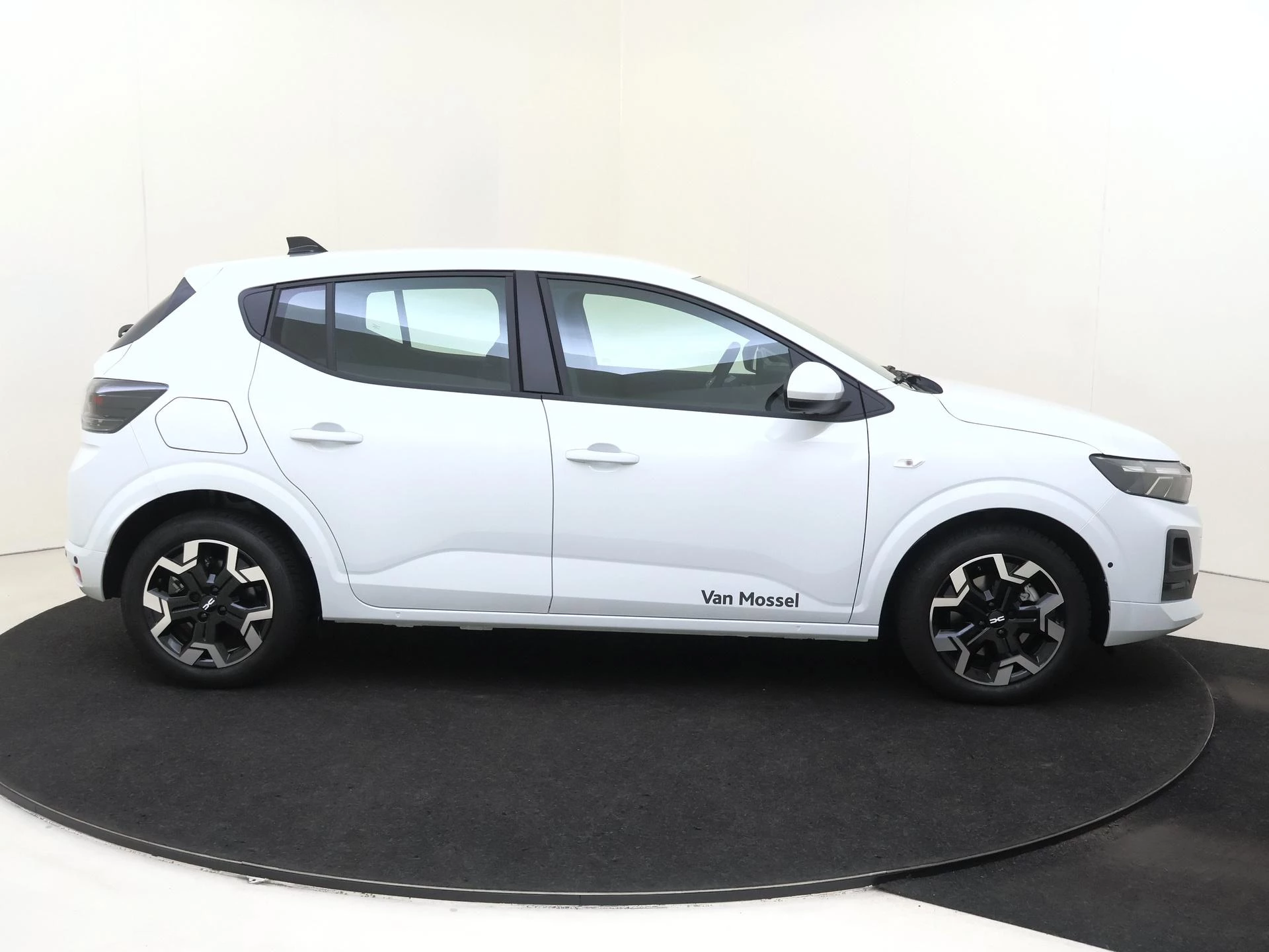 Dacia-Sandero Stepway-image-5