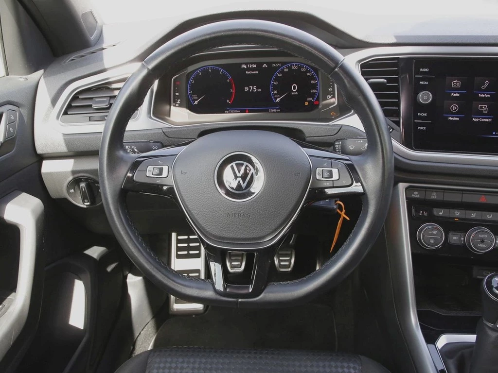 Volkswagen-T-Roc-image-16