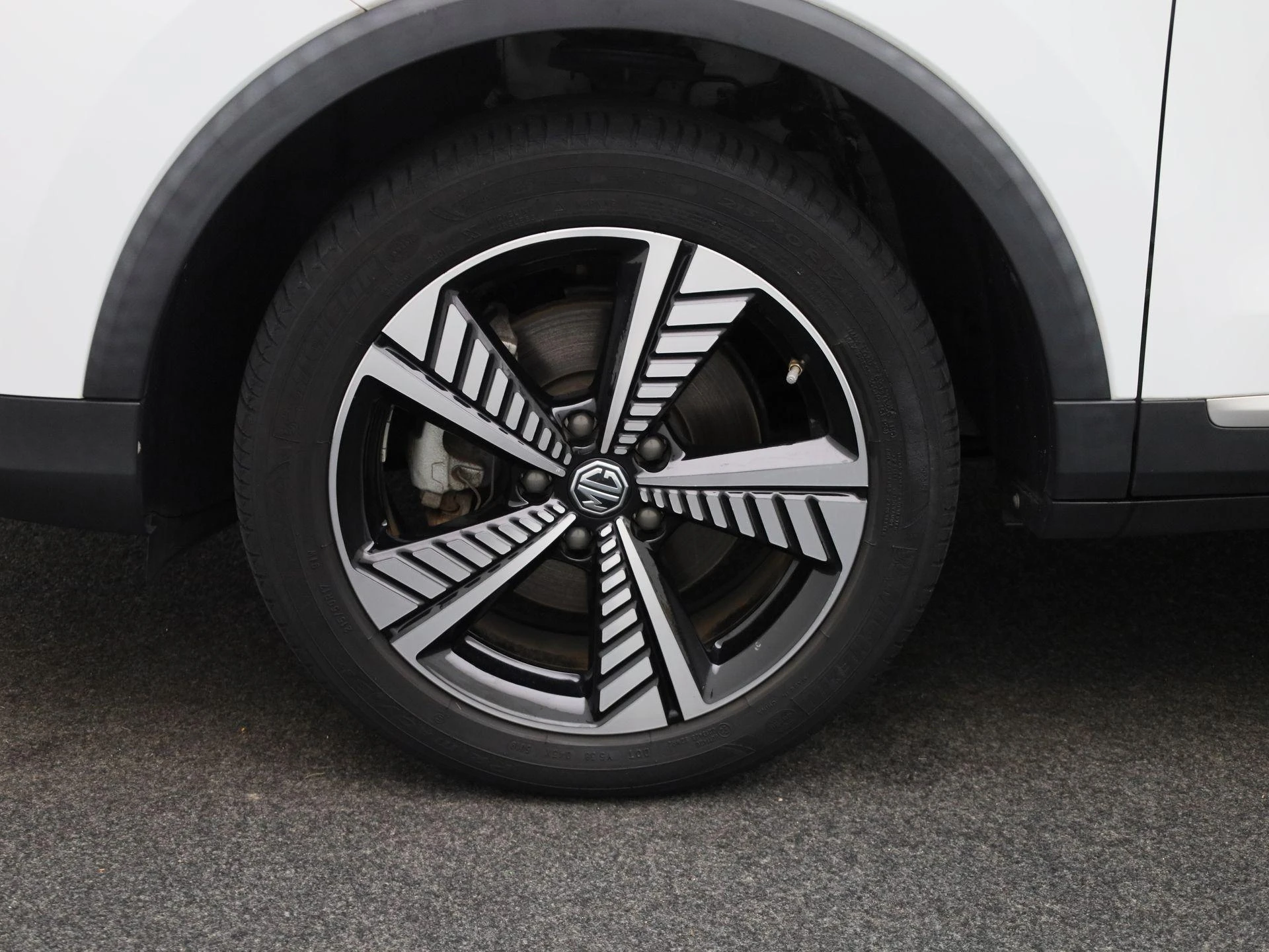 MG-ZS EV-image-13