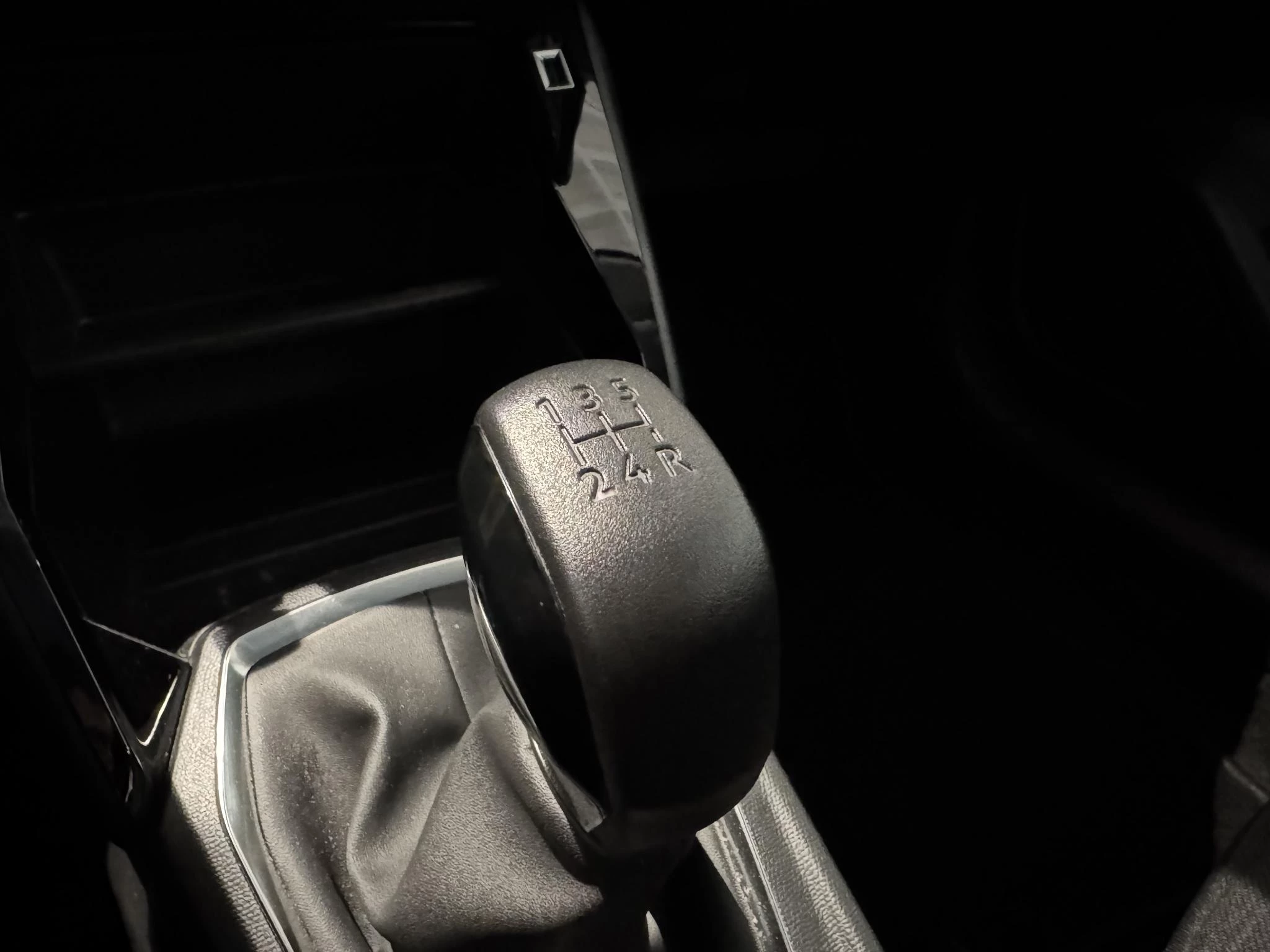 Peugeot-208-image-16