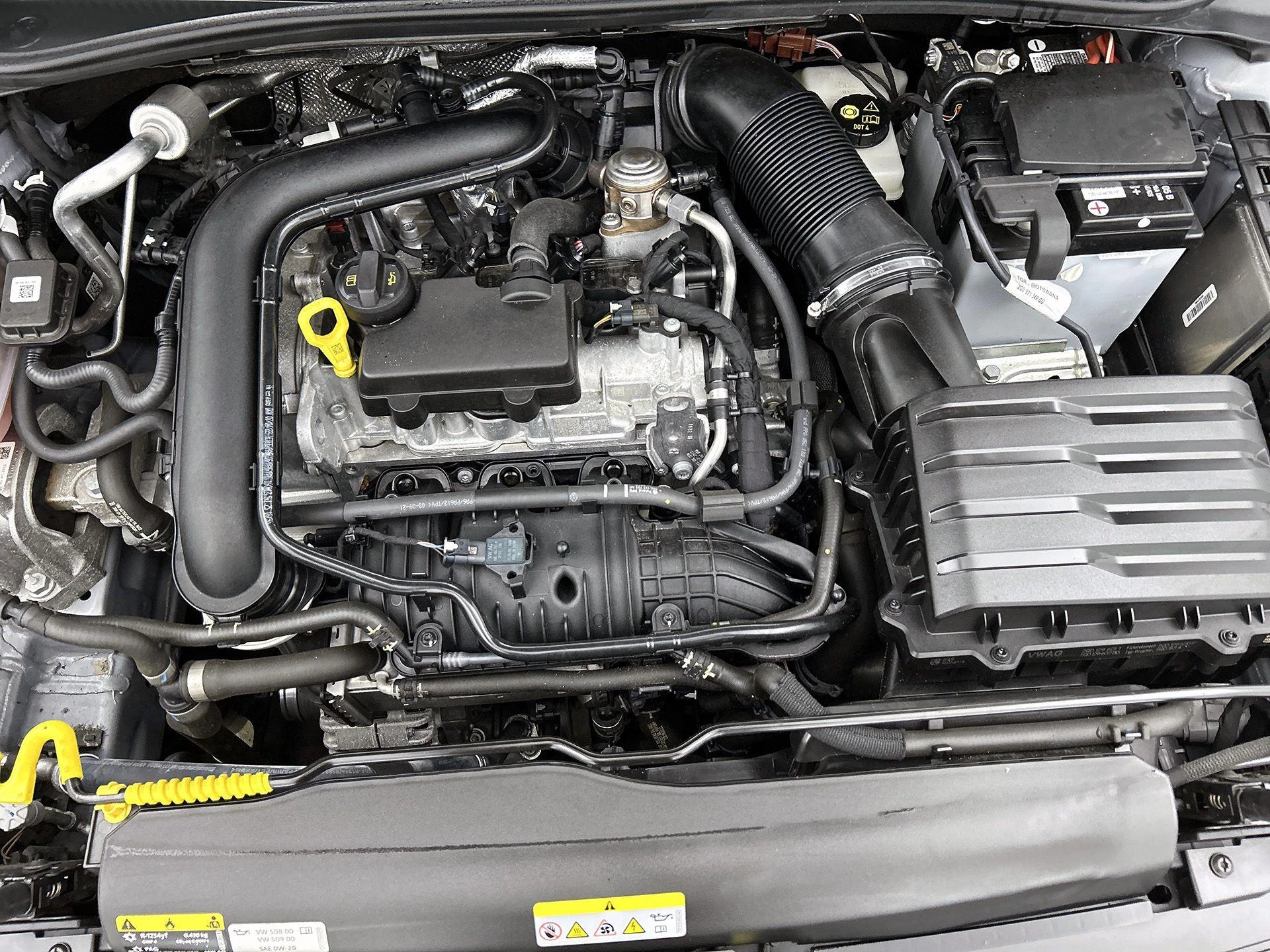 Volkswagen-Polo-image-9