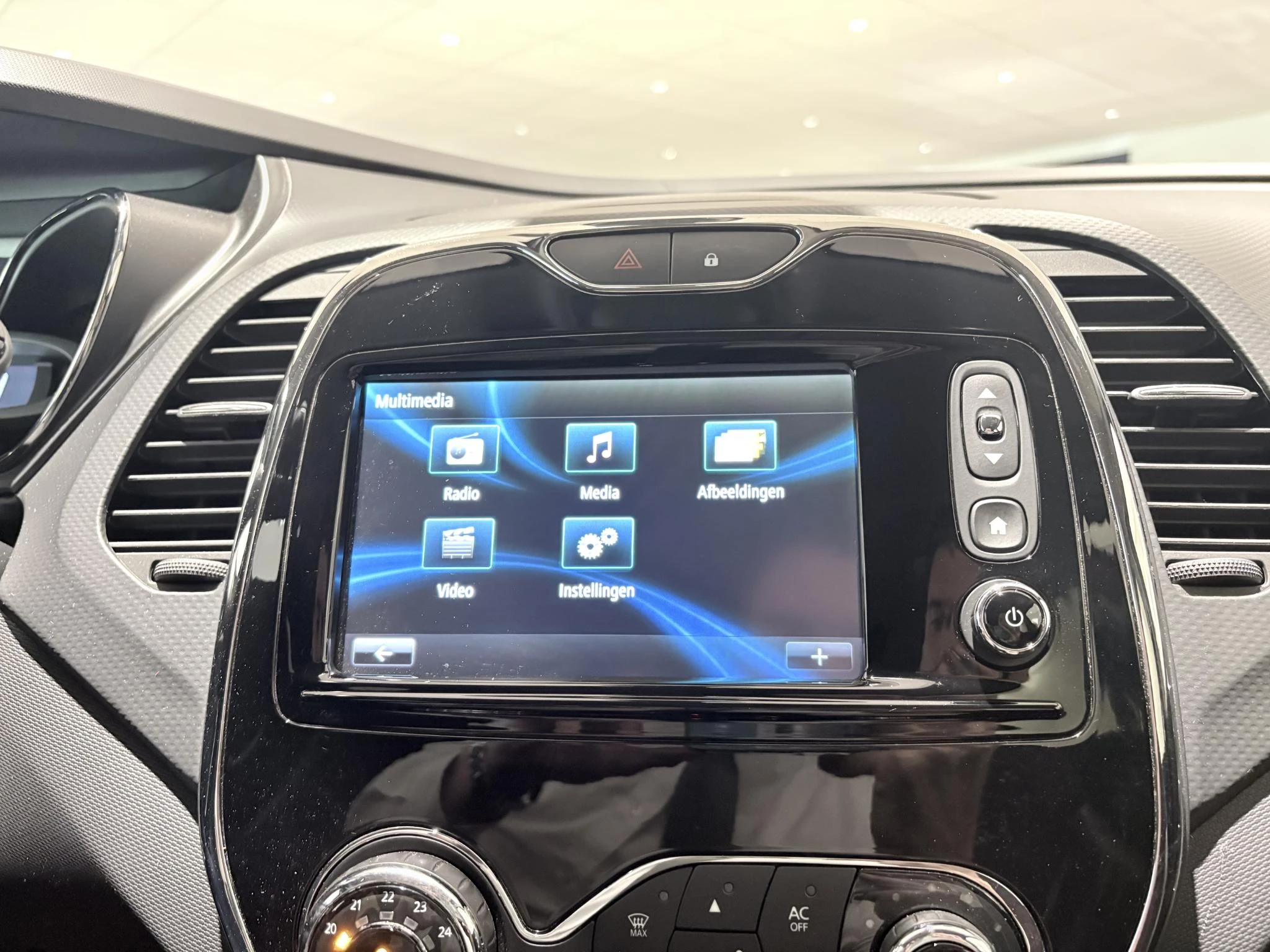 Renault-Captur-image-20