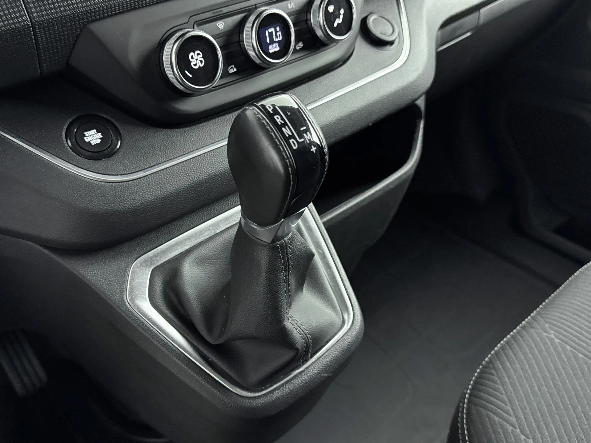 Renault-Trafic-image-16