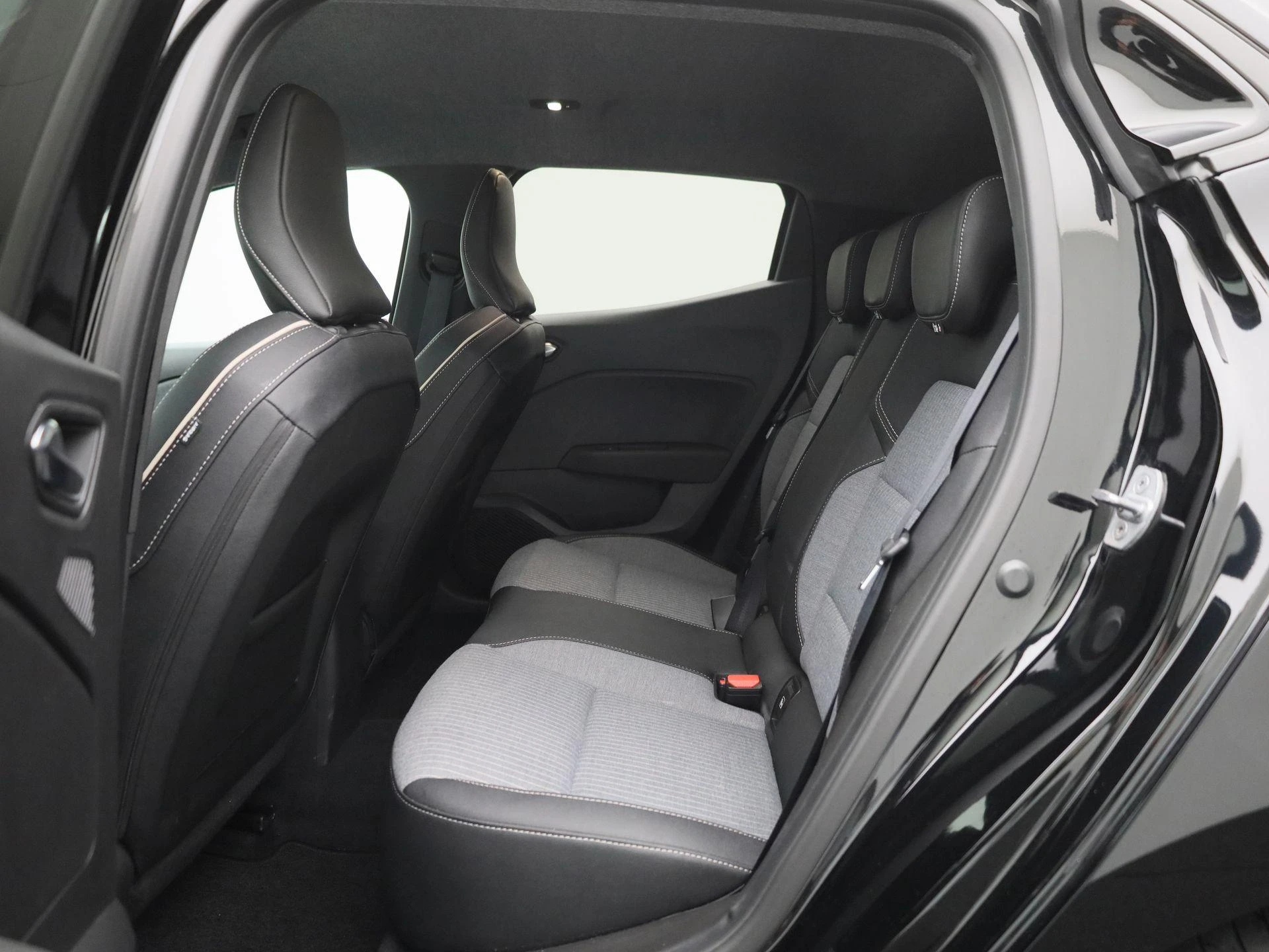 Renault-Clio-image-11