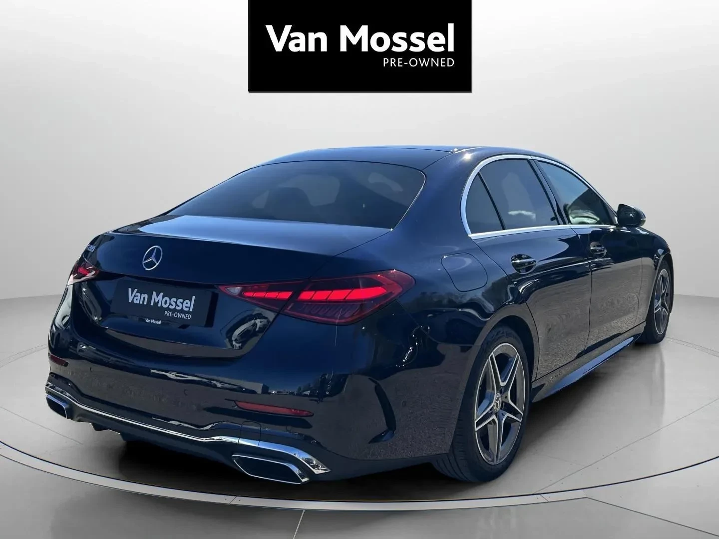 Mercedes-Benz-C-Klasse-image-4