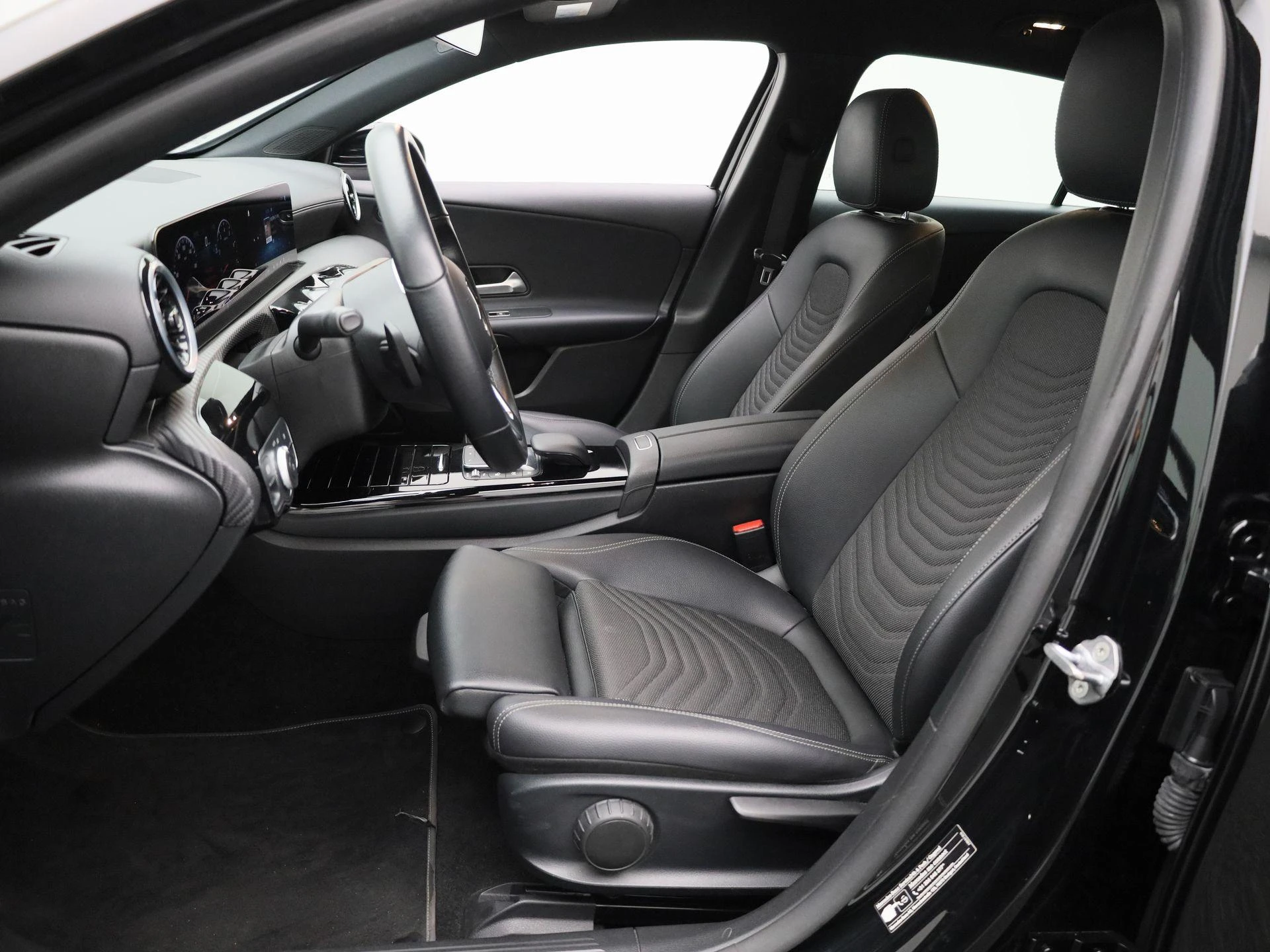 Mercedes-Benz-A-Klasse-image-10