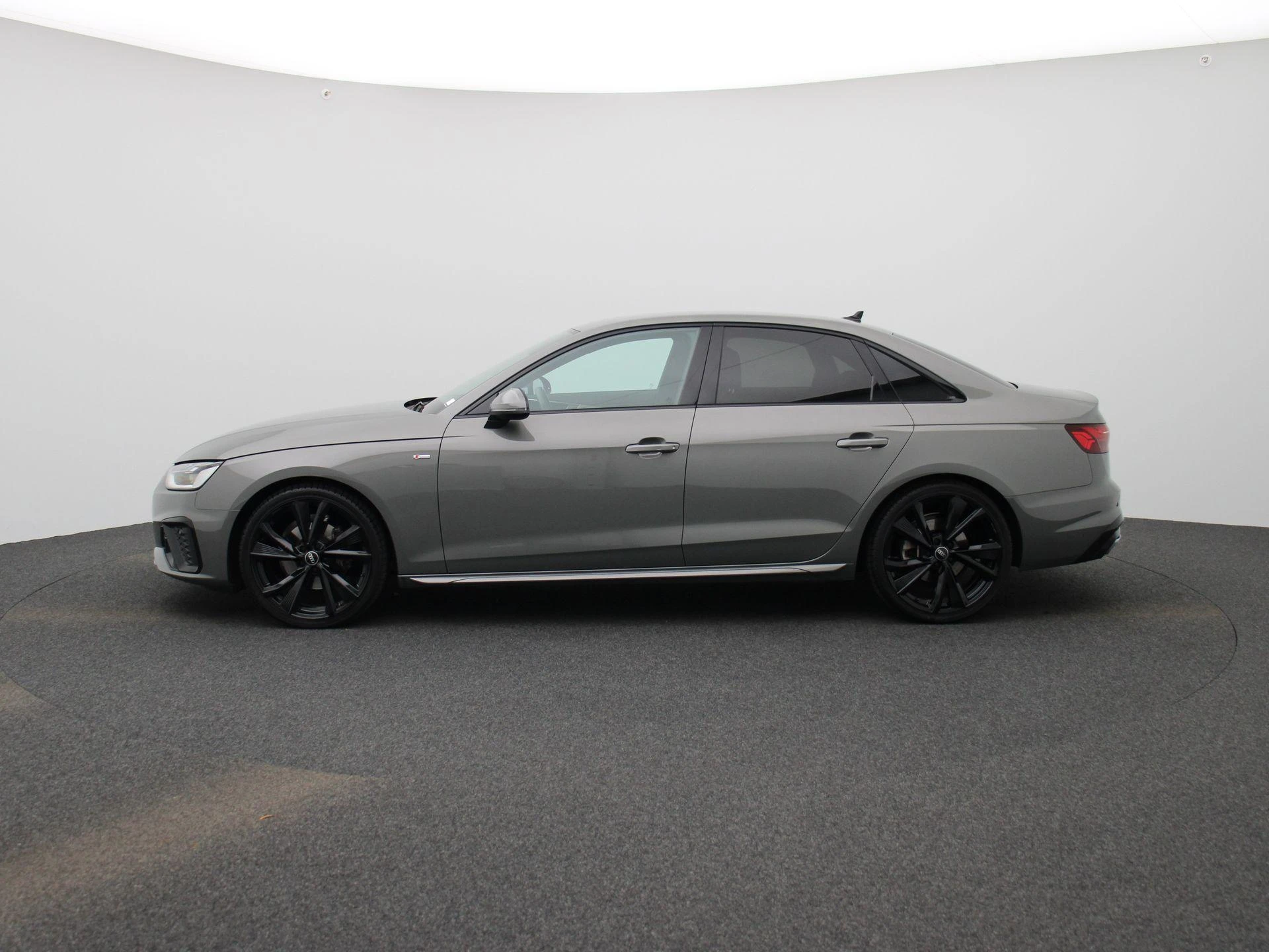 Audi-A4-image-5