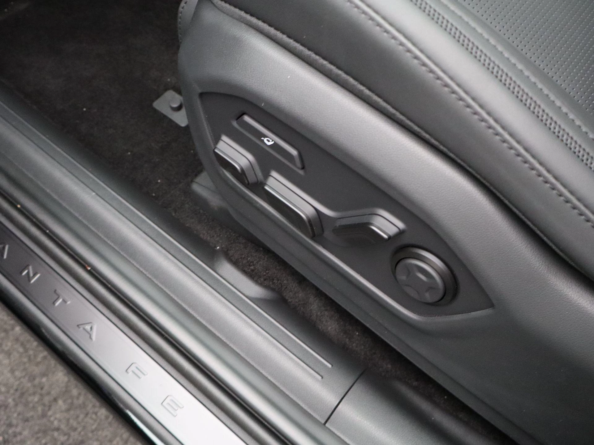 Hyundai-Santa Fe-image-30