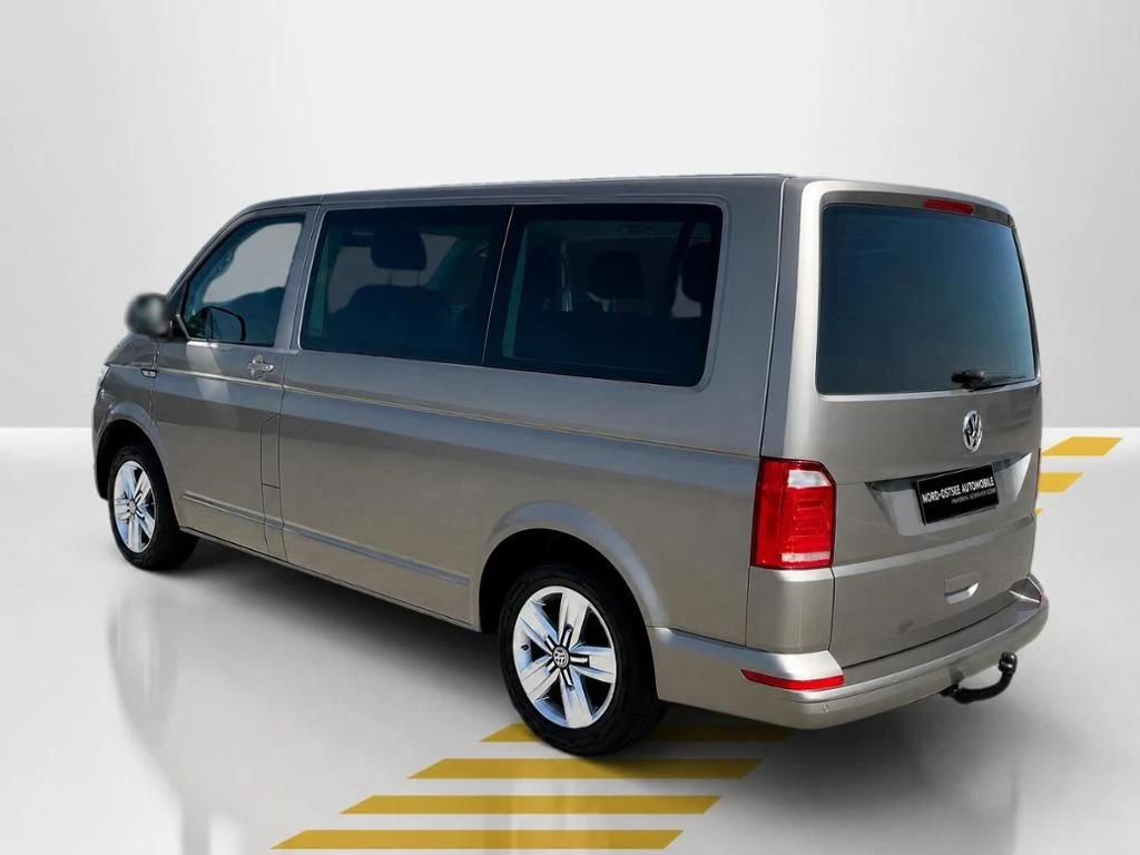 Volkswagen-Caravelle-image-7