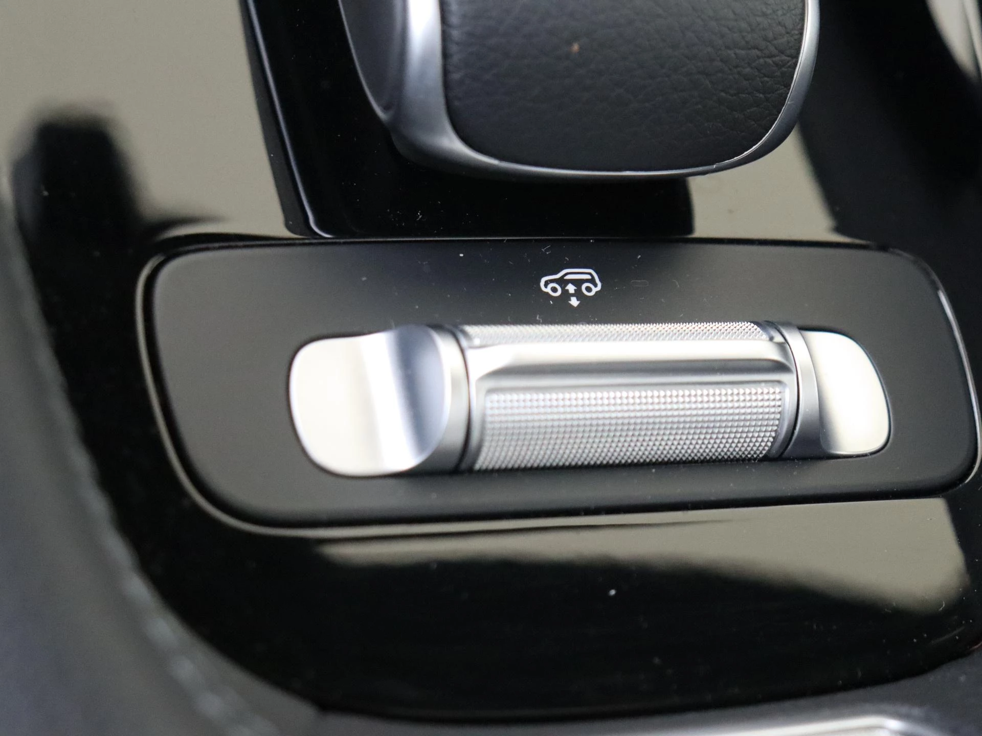 Mercedes-Benz-GLE-image-21