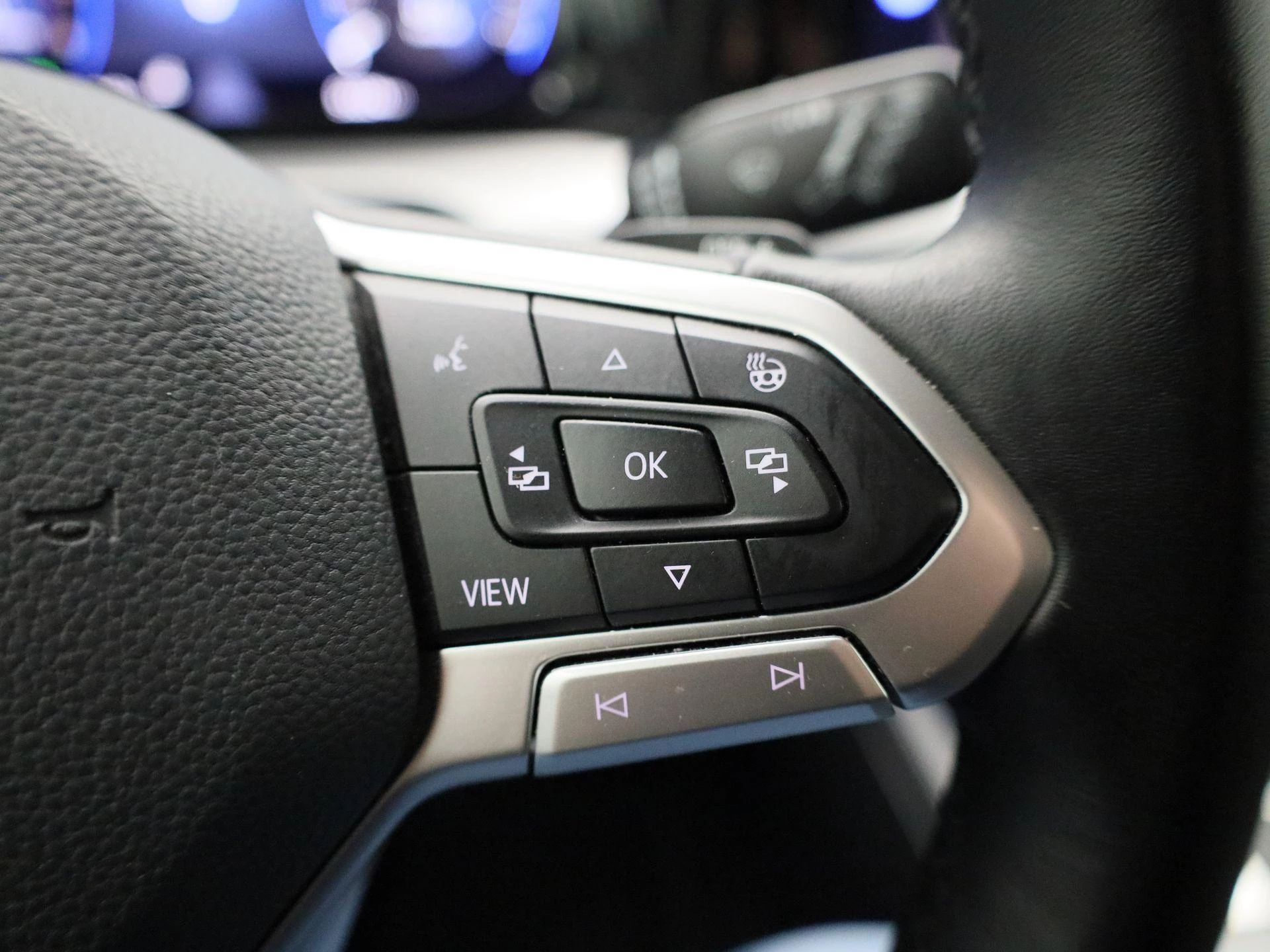 Volkswagen-Golf-image-16