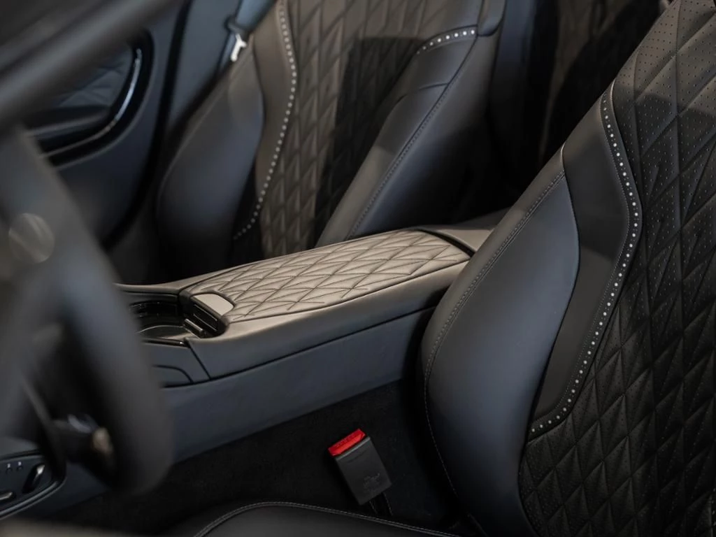 Aston Martin-DB12-image-29
