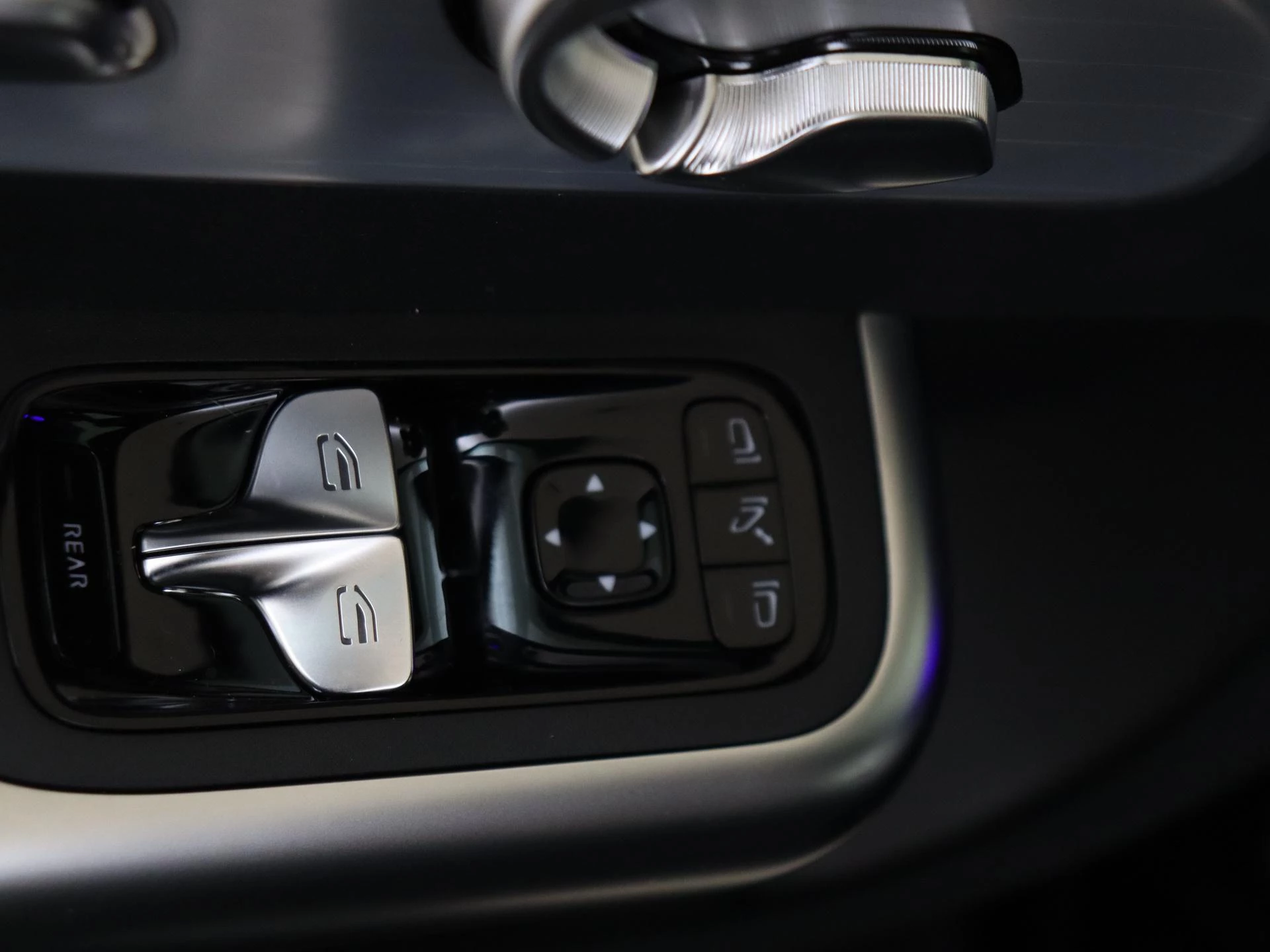 Mercedes-Benz-GLB-image-26
