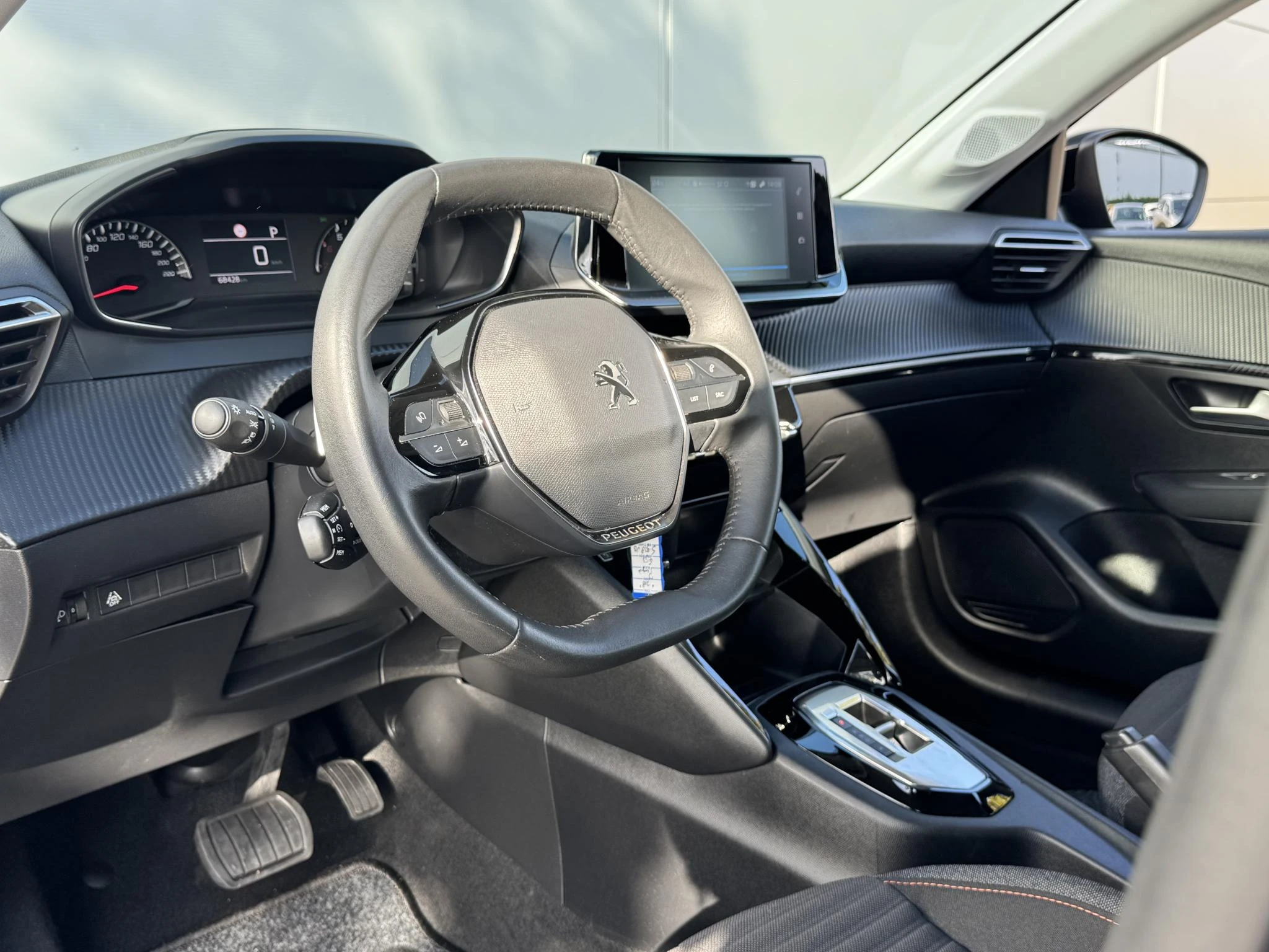 Peugeot-208-image-10
