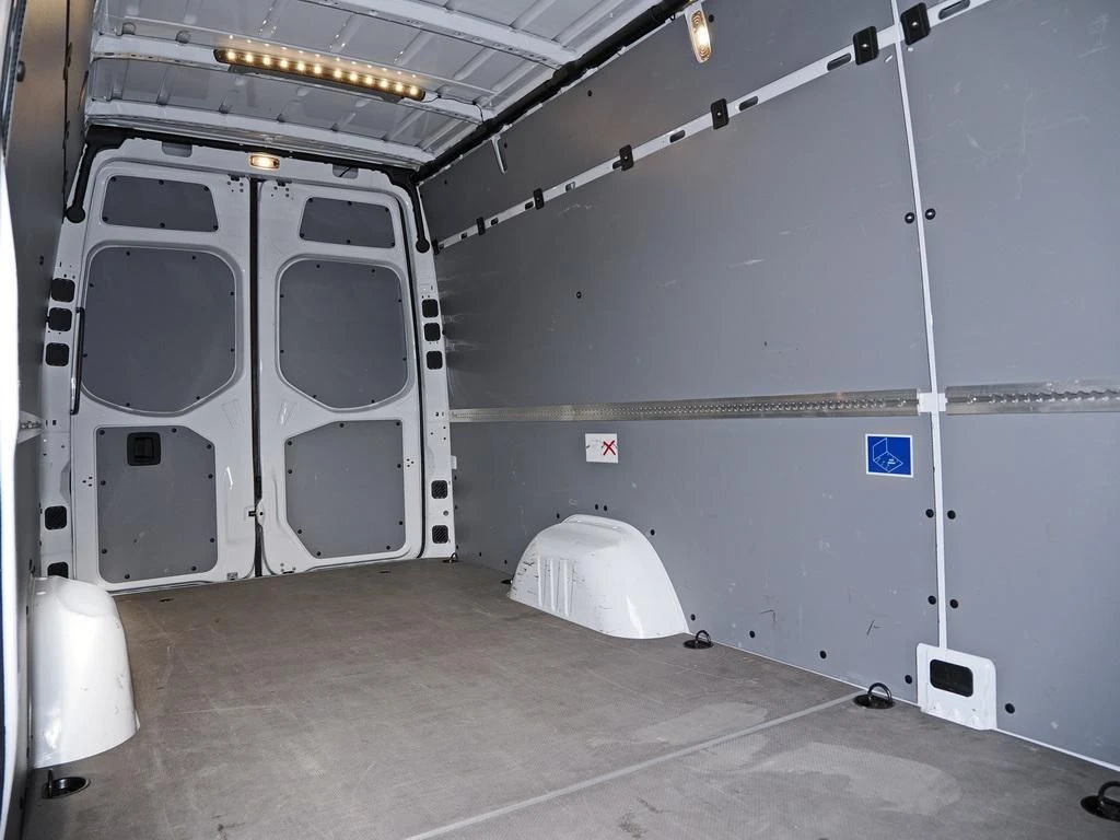 Mercedes-Benz-Sprinter 317-image-13