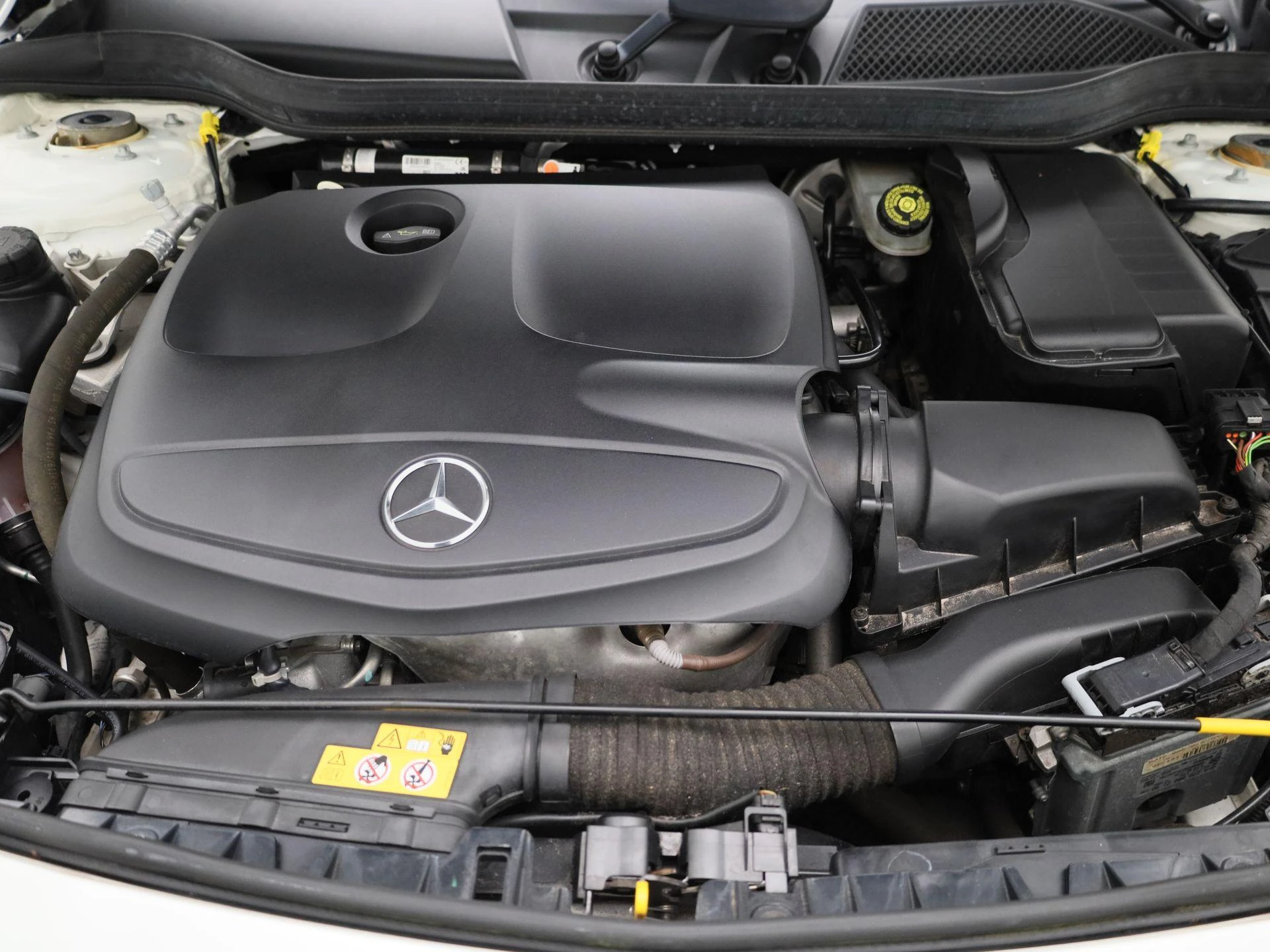 Mercedes-Benz-CLA-image-33
