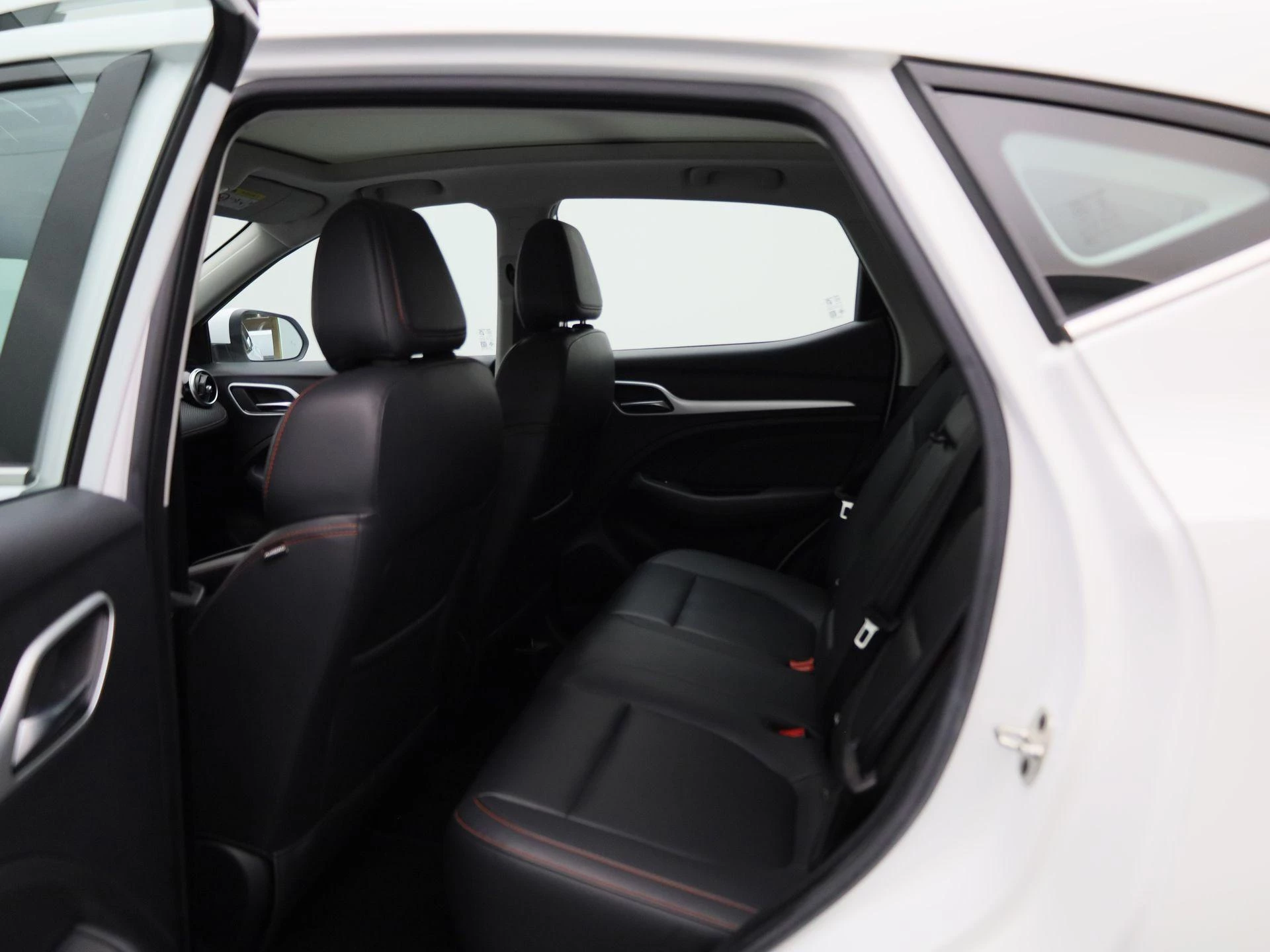 MG-ZS EV-image-9