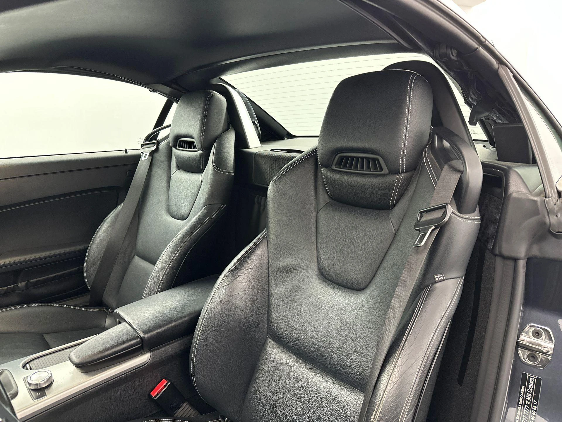 Mercedes-Benz-SLK-image-15