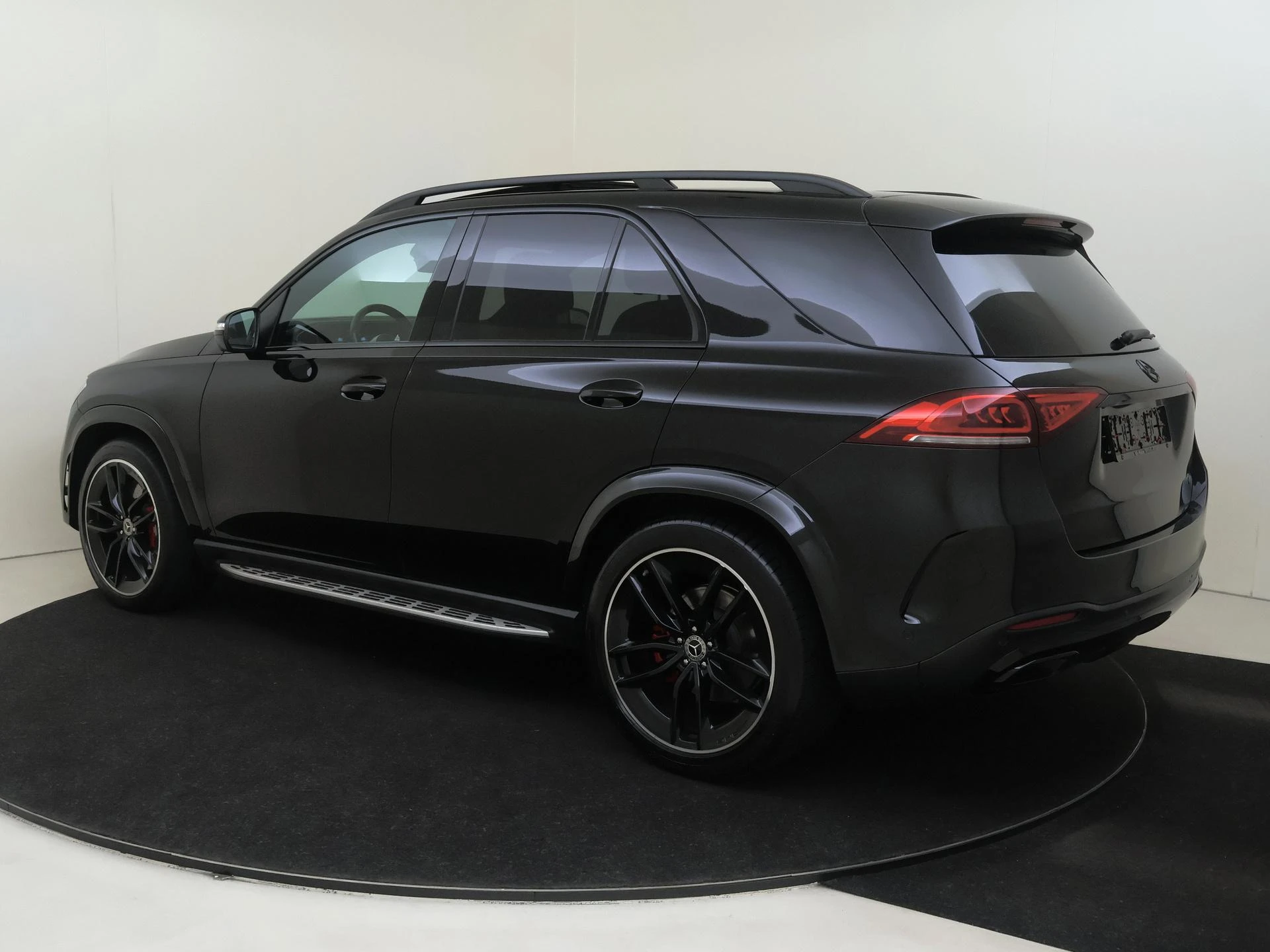 Mercedes-Benz-GLE-image-2