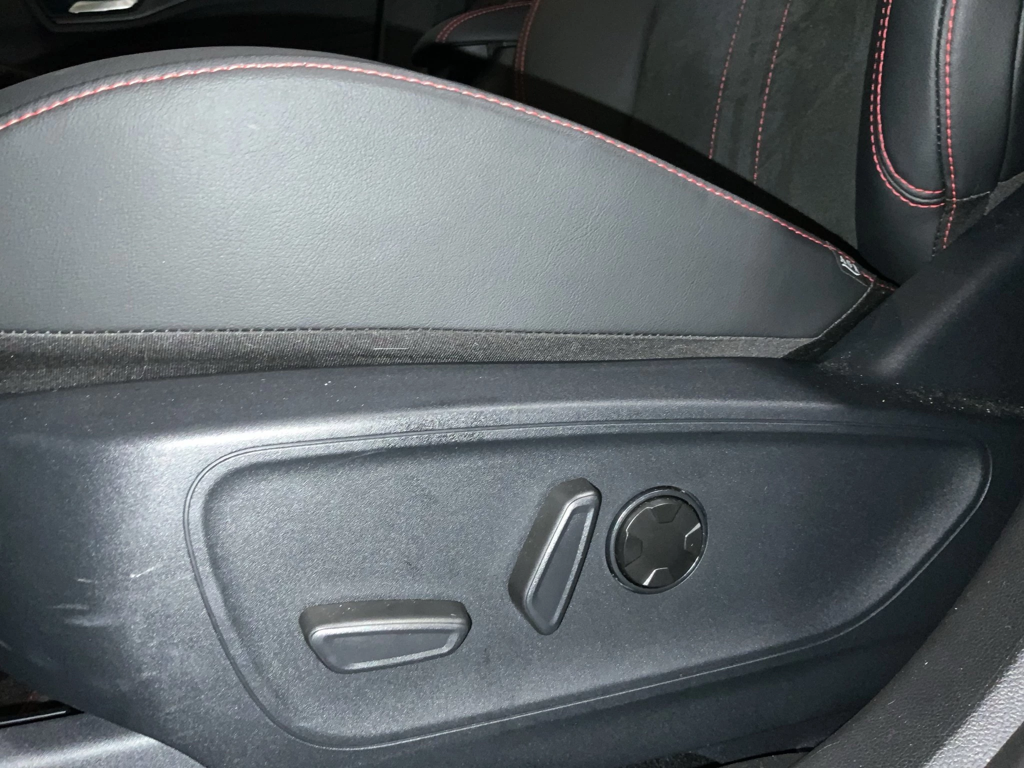 Ford Kuga ST-Line X Aut.*360GRAD*LED-MATRIX*NAVI*GRA*WINTER-PKT.
