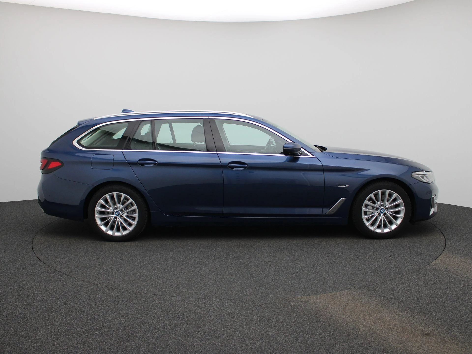 BMW-5 Serie-image-5