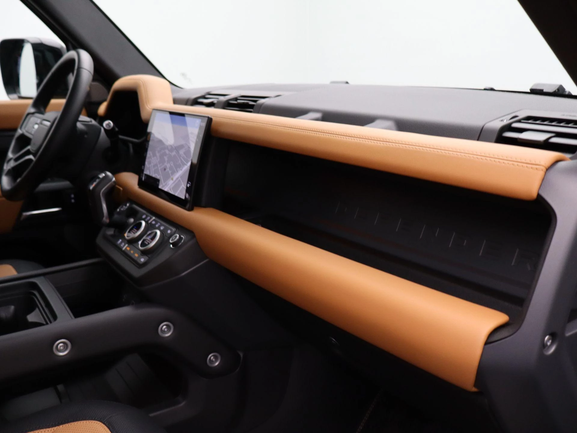 Land Rover-Defender-image-34