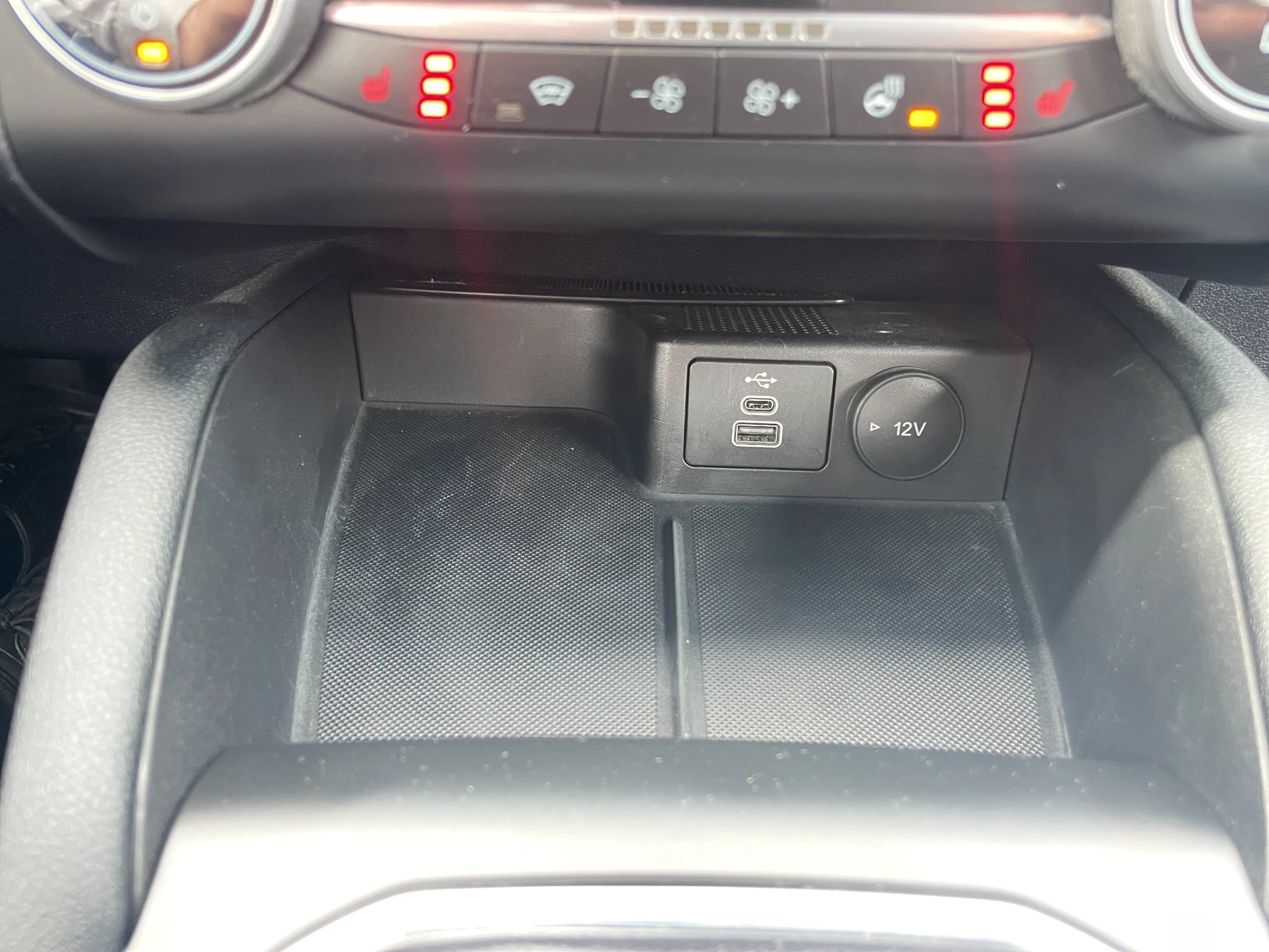 Ford Kuga Titanium NAVI | WINTER-PAKET | WINTERRÄDER