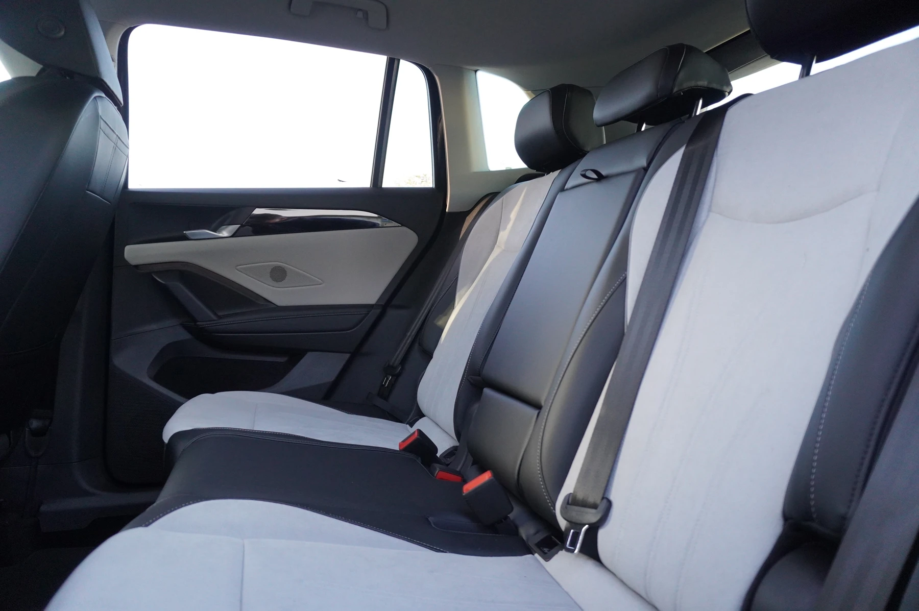 Volkswagen-Tiguan-image-10