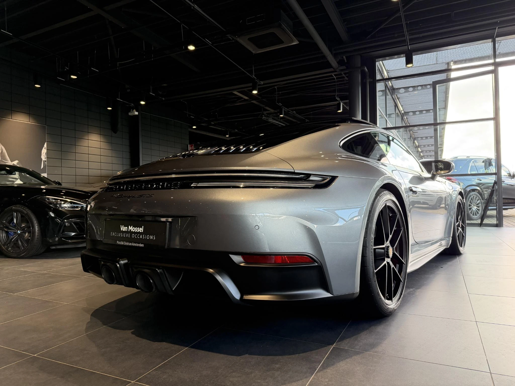 Porsche-911-image-9