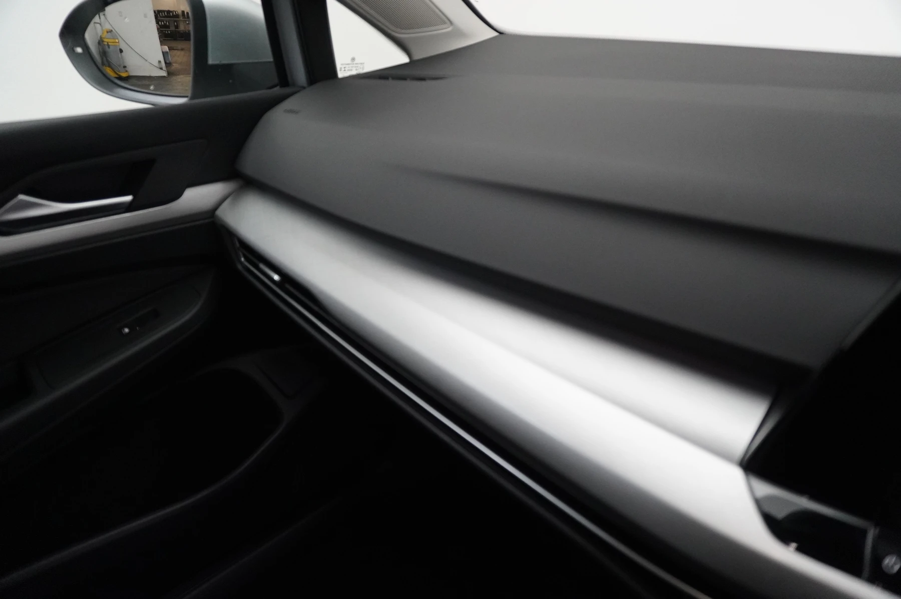 Volkswagen-Golf-image-18