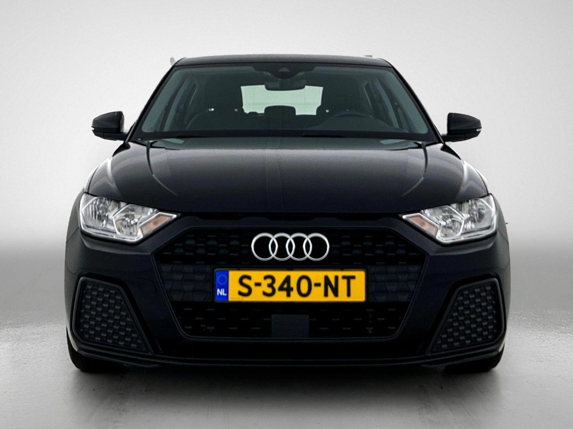 Audi-A1 Sportback-image-1