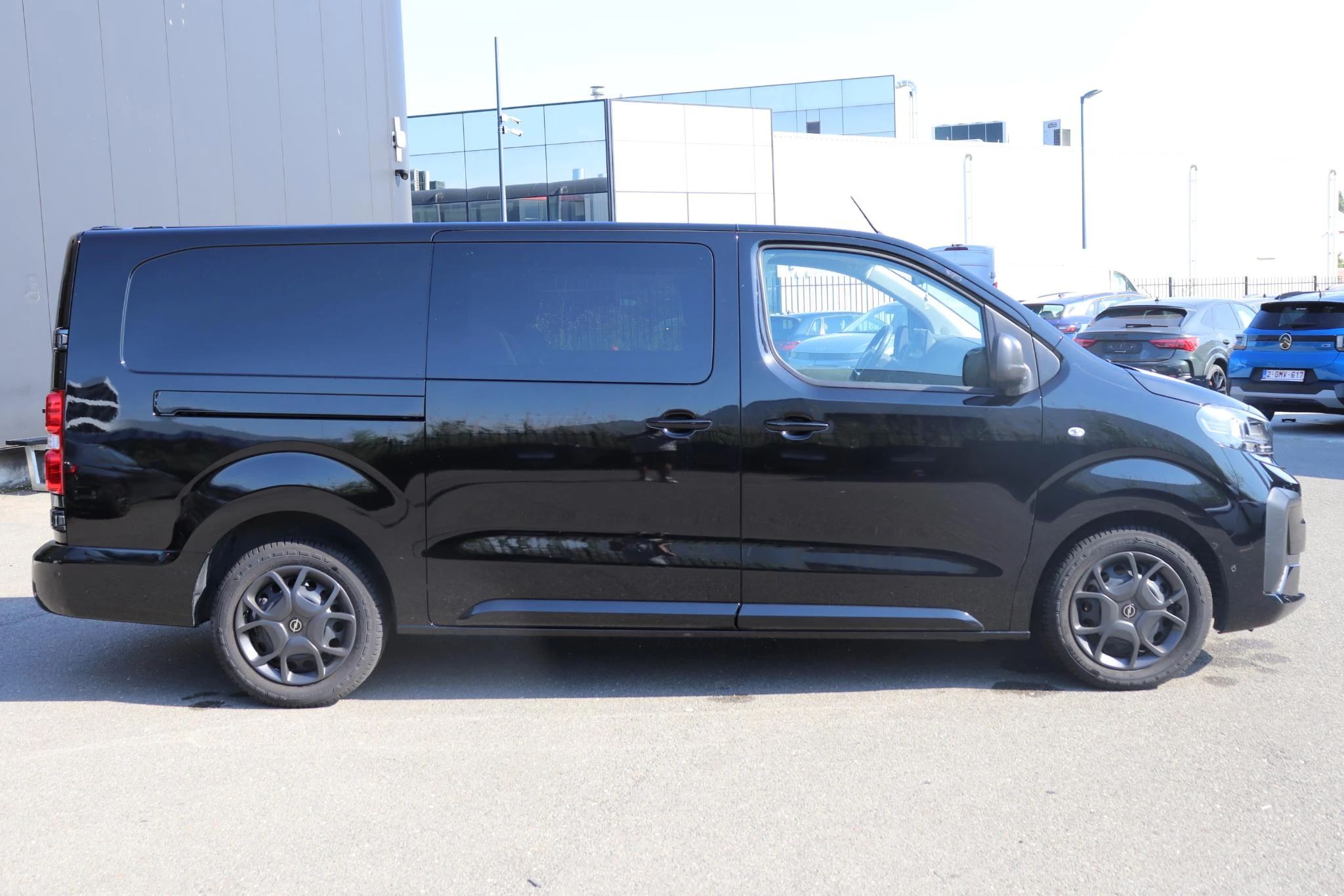 Opel Vivaro 2.0 BlueHDi 180 S&S EAT8 €6.4 L3H1
