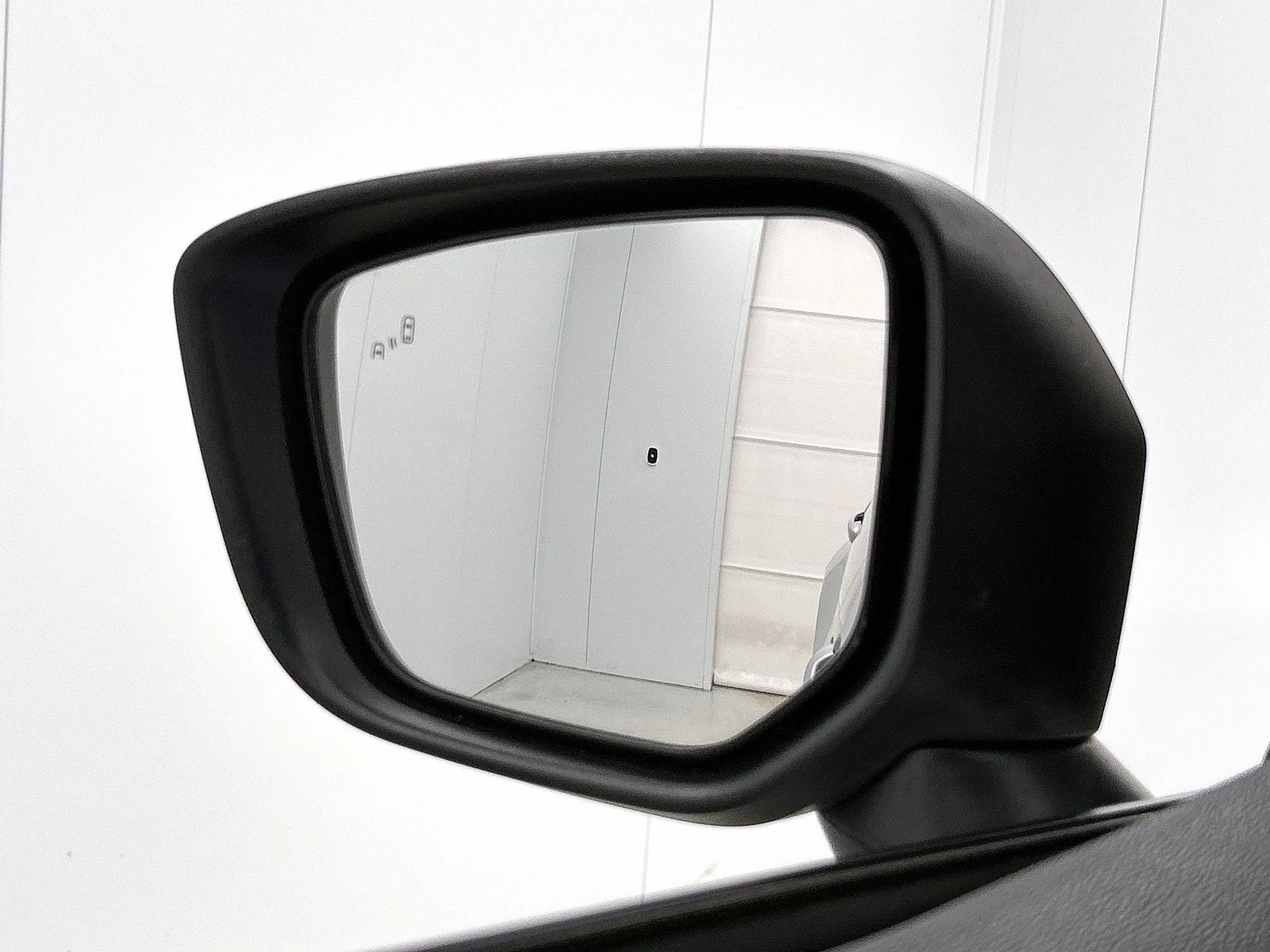 Mitsubishi-Eclipse Cross-image-21