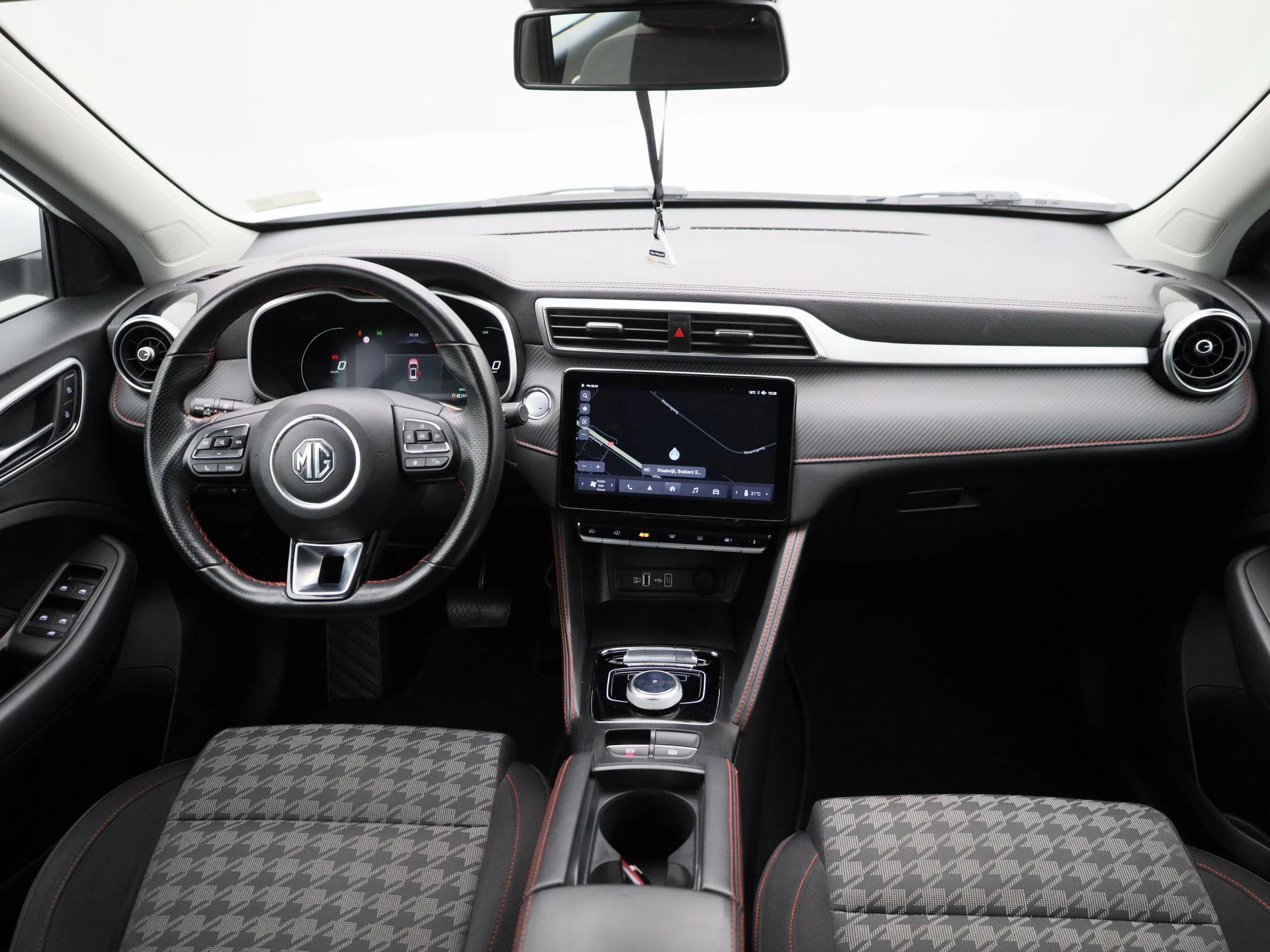 MG-ZS-image-34