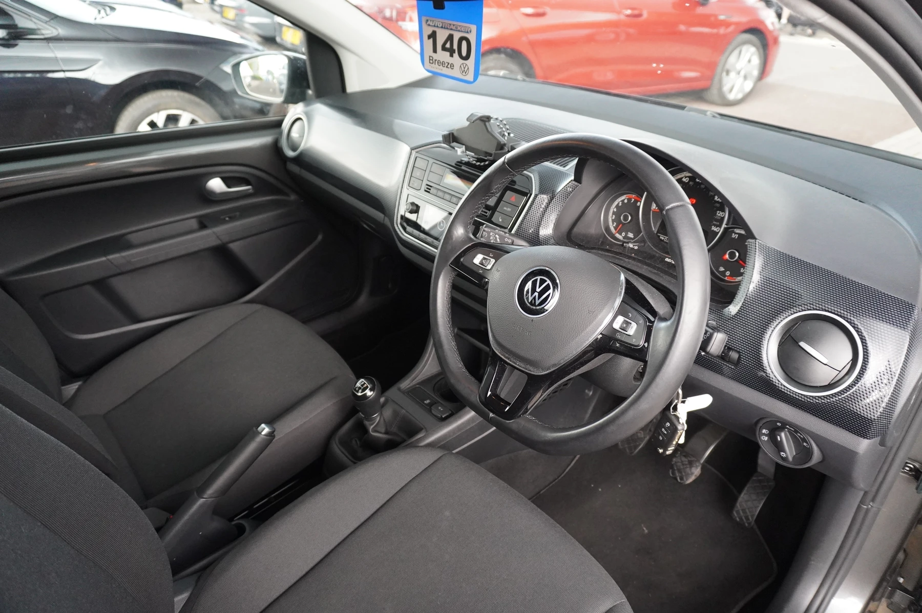 Volkswagen-up!-image-5