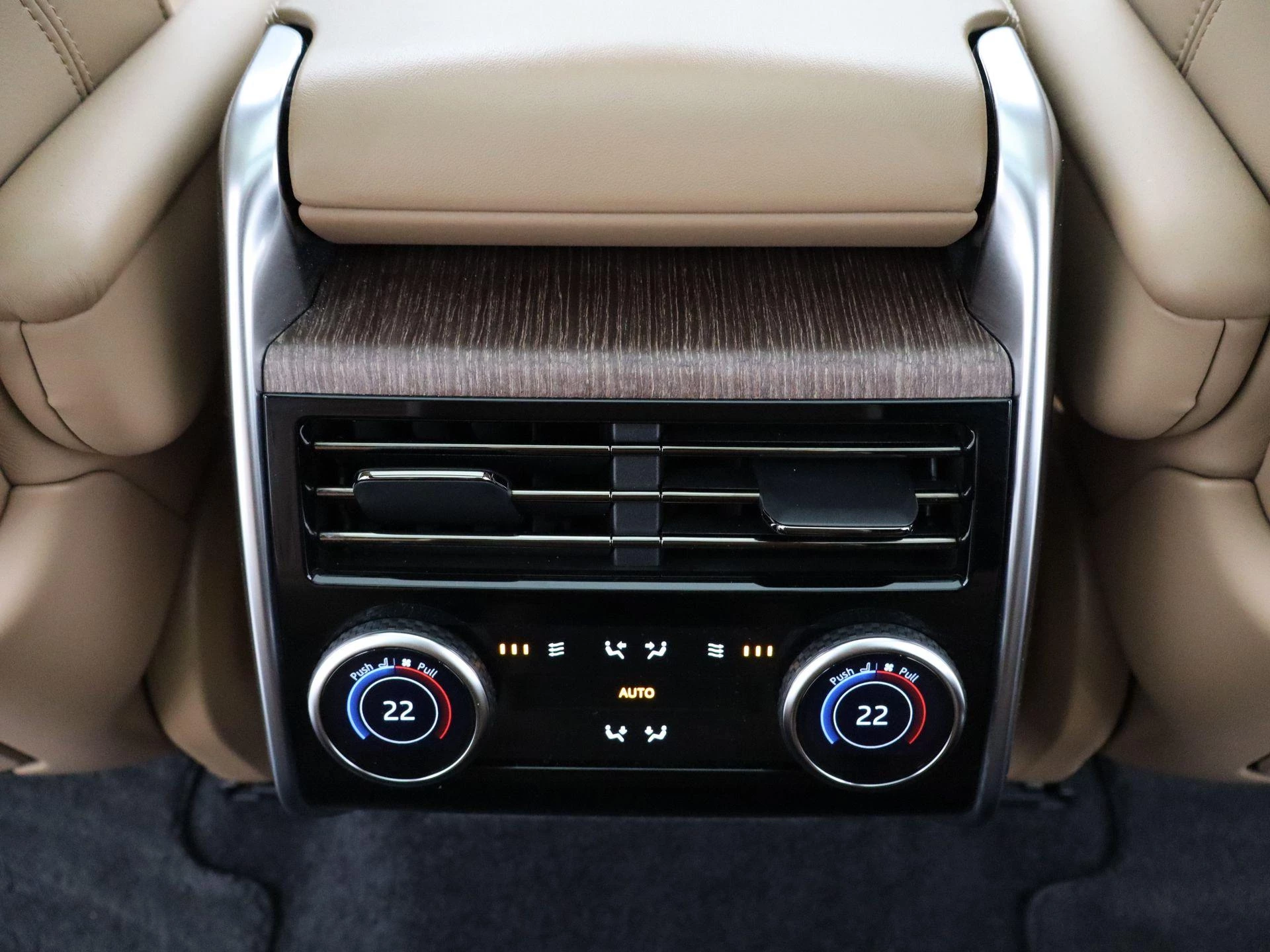 Land Rover-Range Rover-image-42