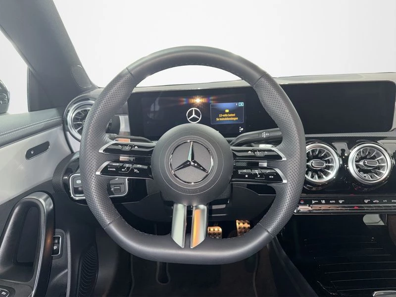Mercedes-Benz-CLA-image-13