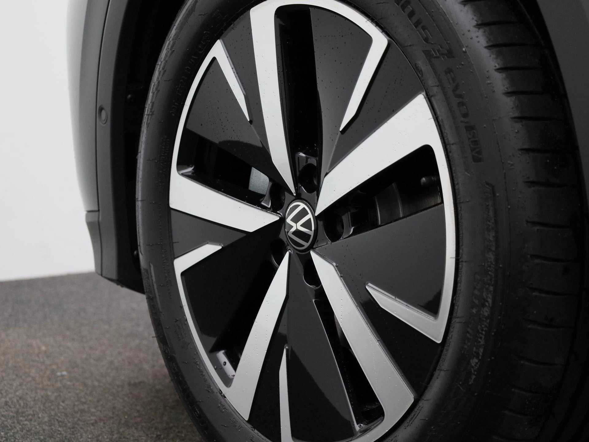 Volkswagen-Tiguan-image-45