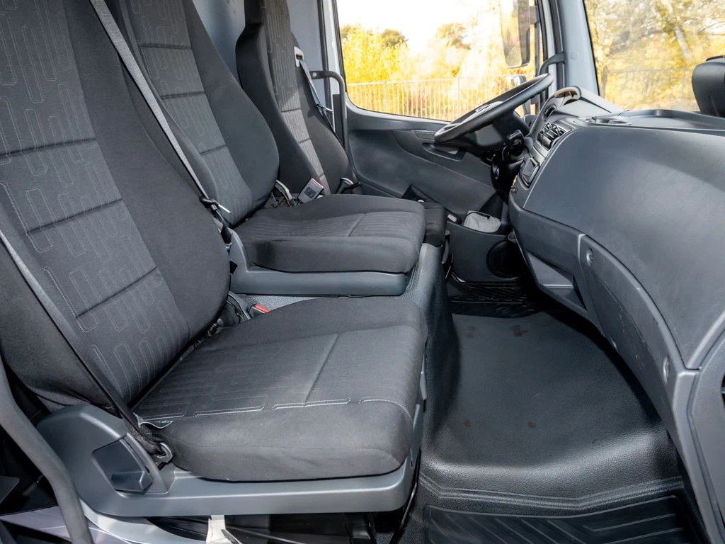 Mercedes-Benz-Atego-image-10